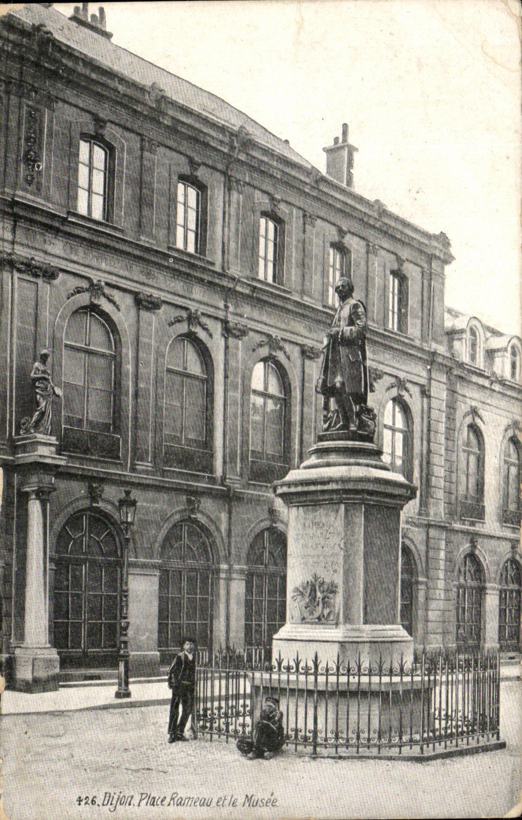 CPA Dijon Place Rameau et le Musee