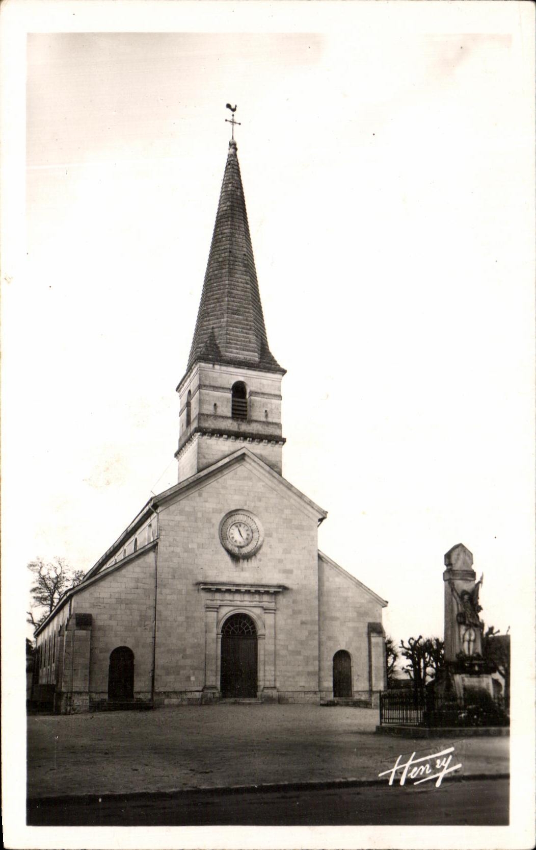 CPA St Nicolas De Bourgueil Eglise