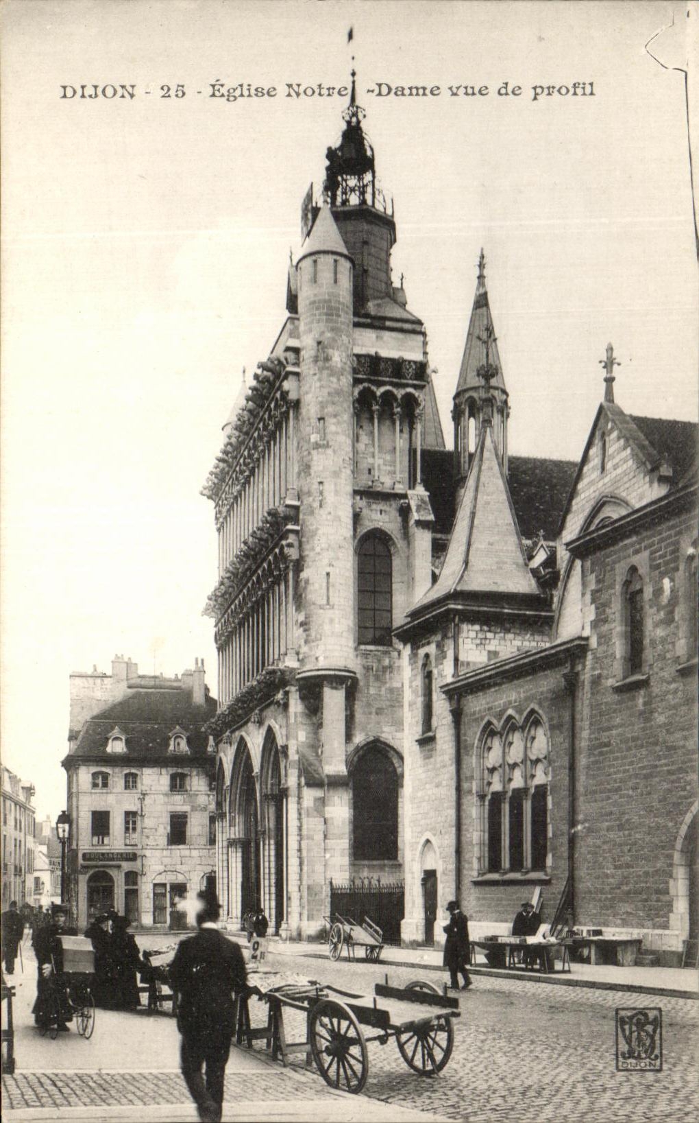 CPA Dijon Eglise Norte Dame Vue de Profil