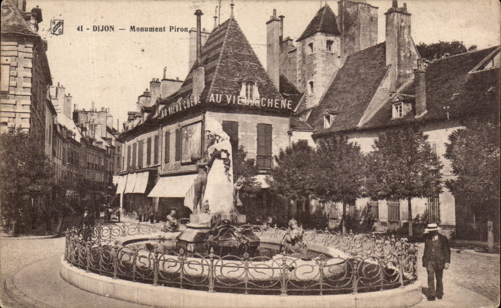 CPA Dijon Monument Piron Au vieux chene
