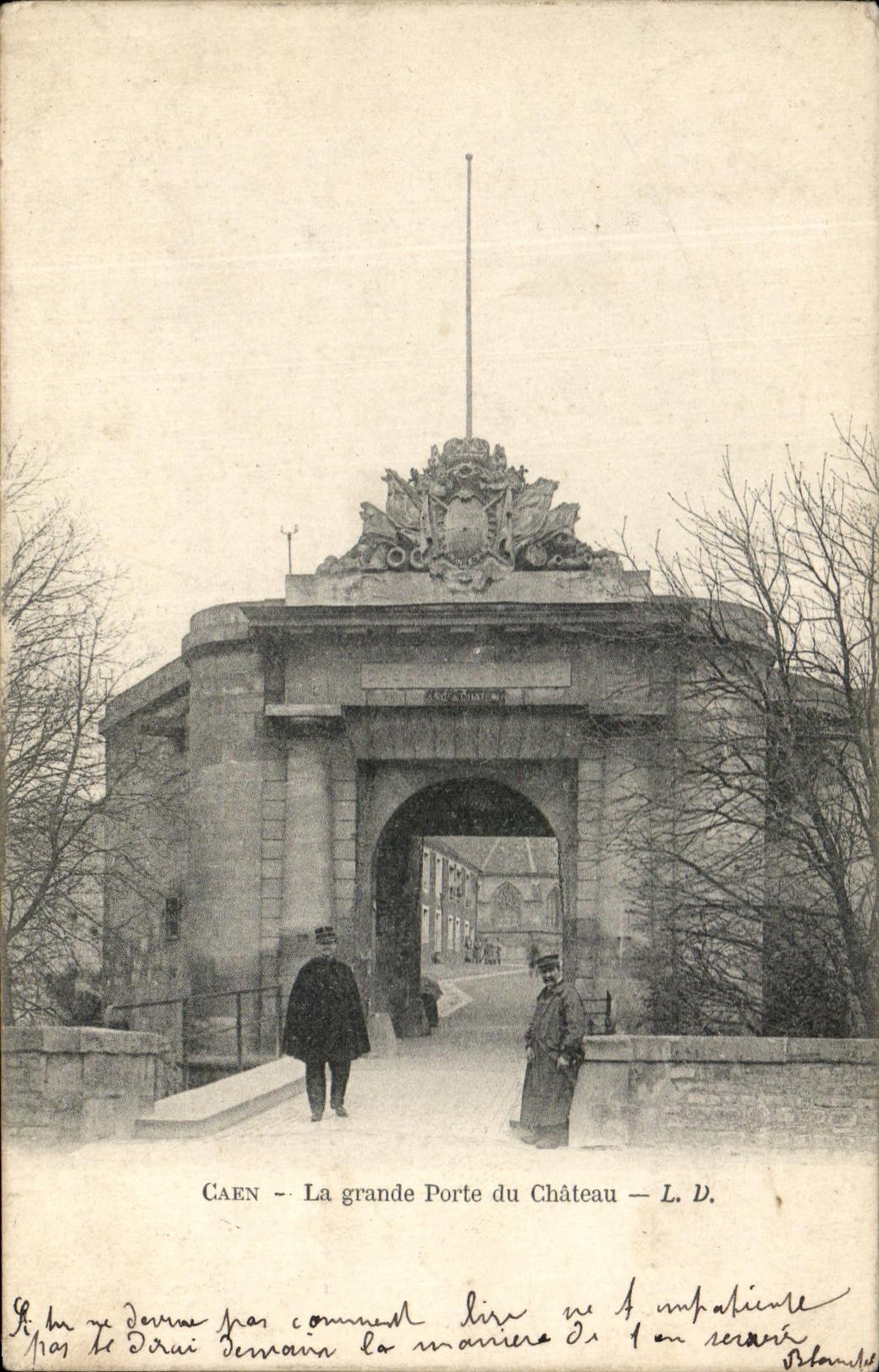 CPA Caen la puerta grande del castillo