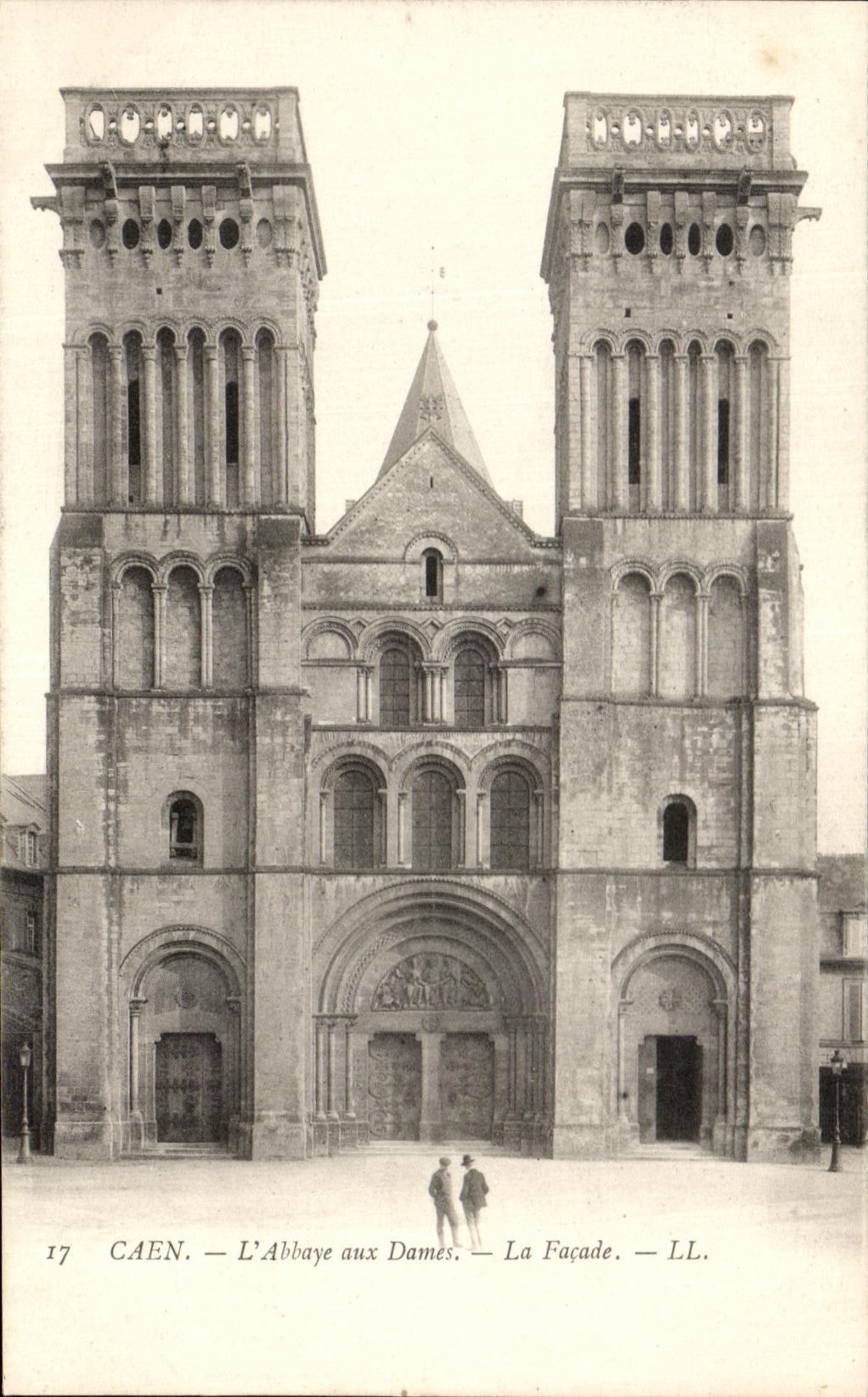 CPA Caen la abadia con las senoras el ataque frontal