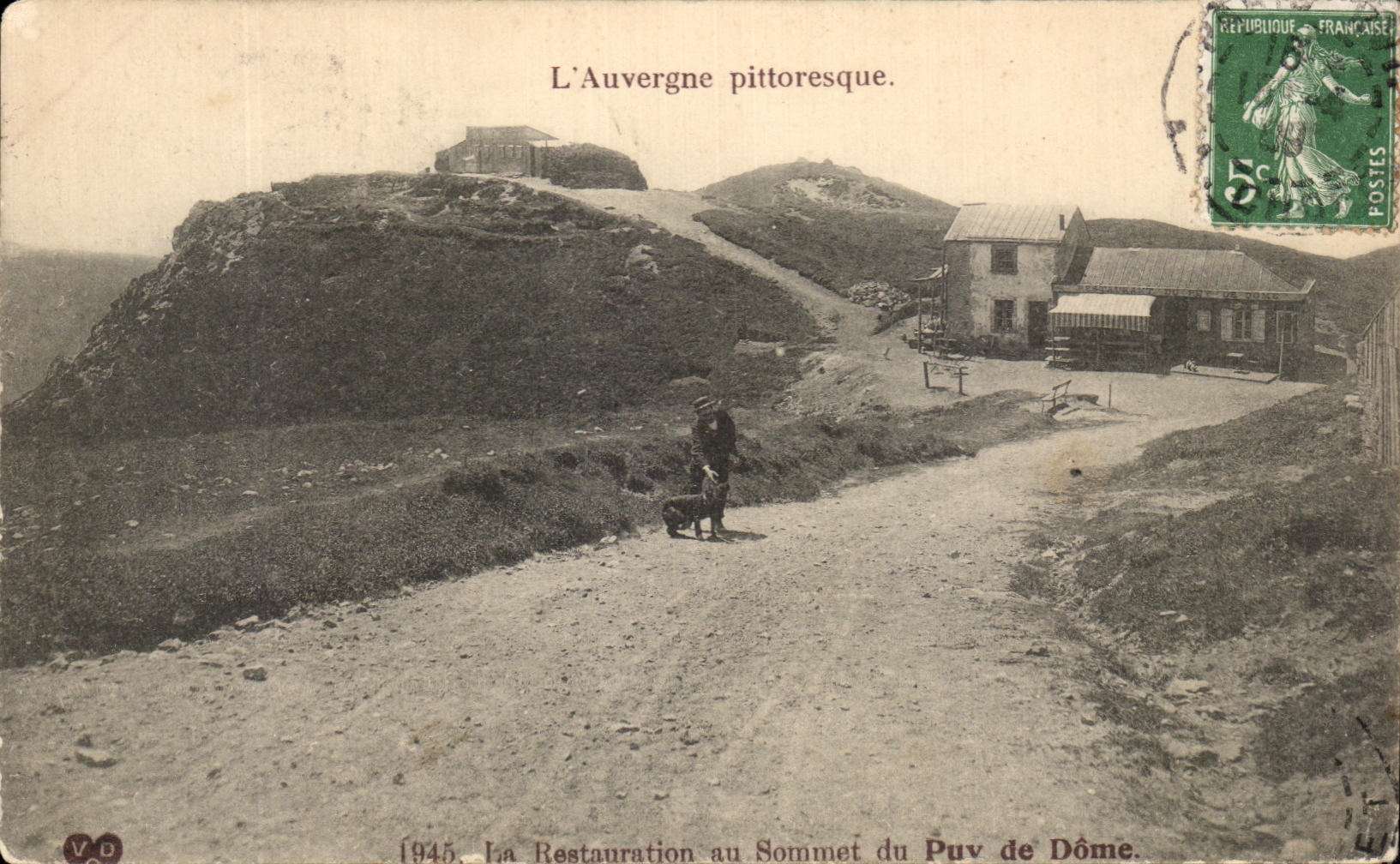 CPA Picturesque Auvergne restoration at the top of Puy de Dome