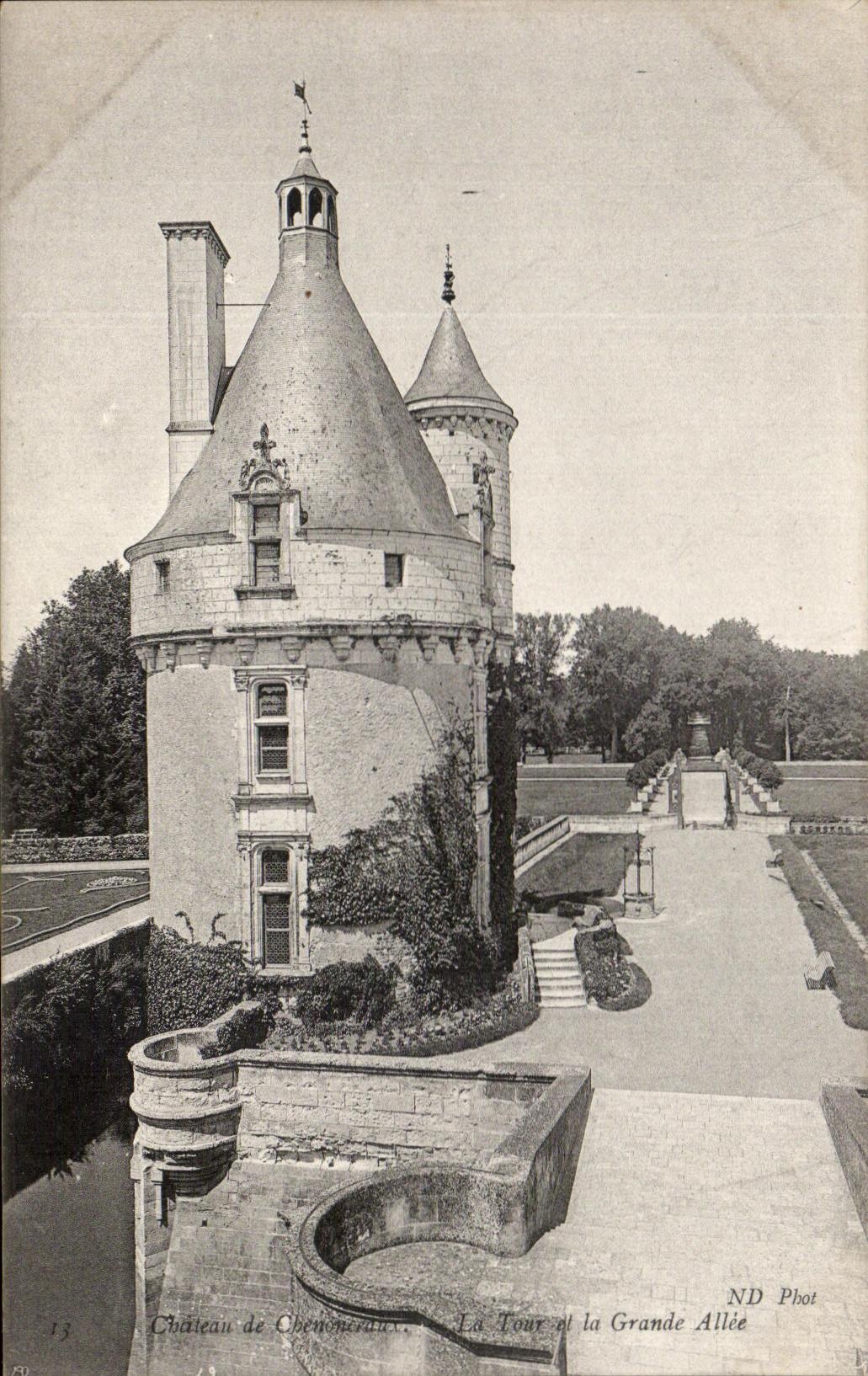 CPA grande Chateau De Chenonceaux Allee