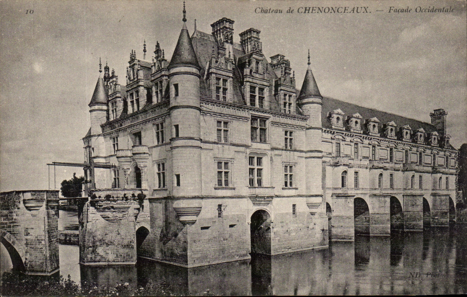 Ataque frontal de CPA Cbateau De Chenonceaux Western