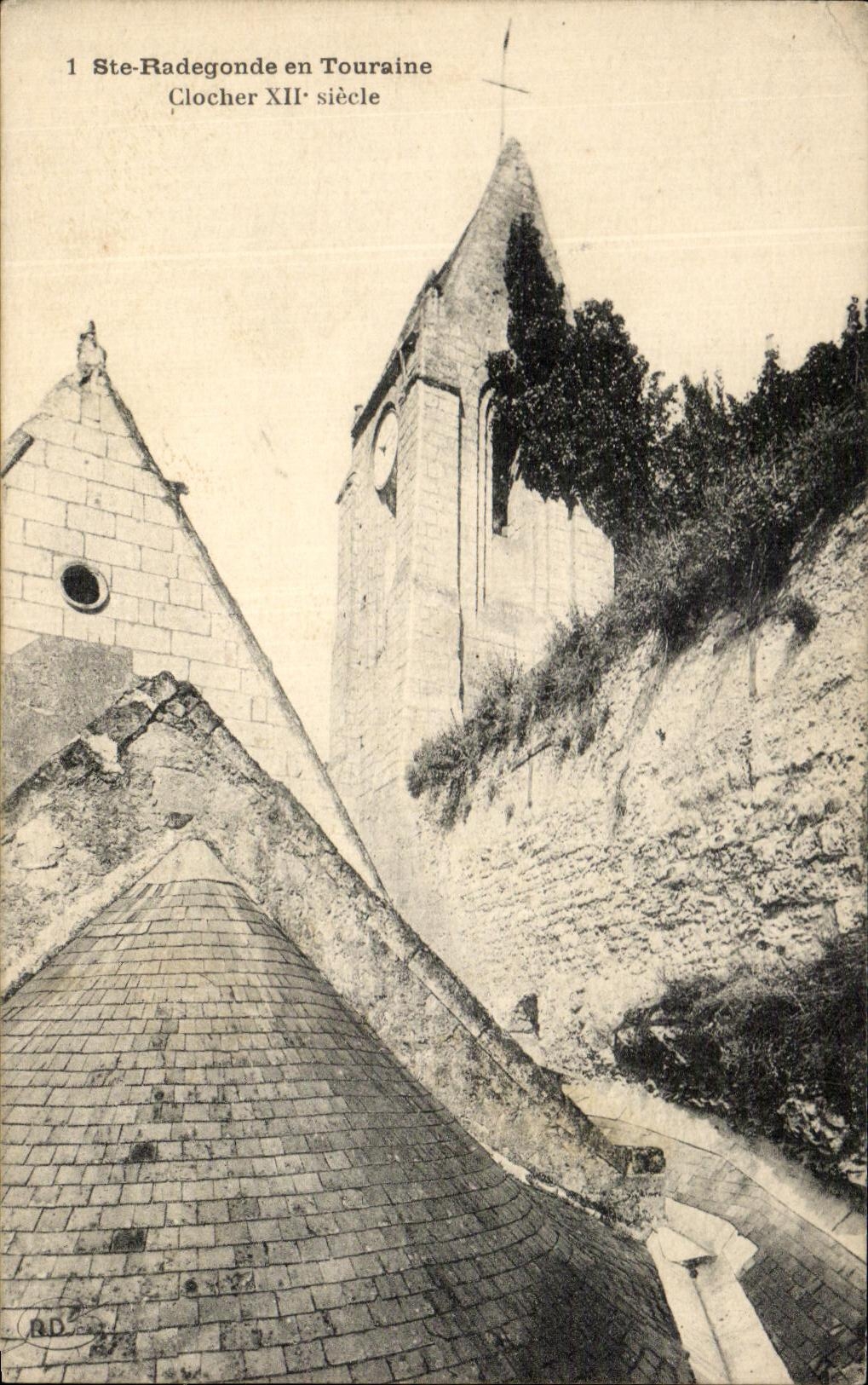 CPA Ste Radegonde En Touraine Clocher