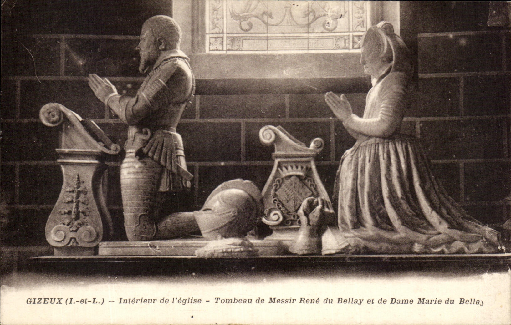 CPA Gizeux Interieur De l'Eglise Tombeau De Messir Rene Du Bellay Et De Dame Marie Du Bellay et de Dame Marie du Bella