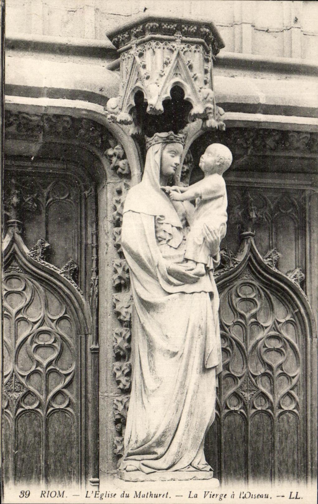 CPA Riom la iglesia de Mathuret la Virgen al pajaro