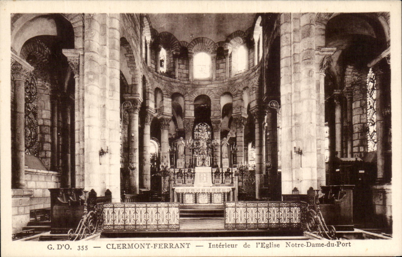 CPA Clermont Ferrand Interior of the Notre Dame Church of the Port
