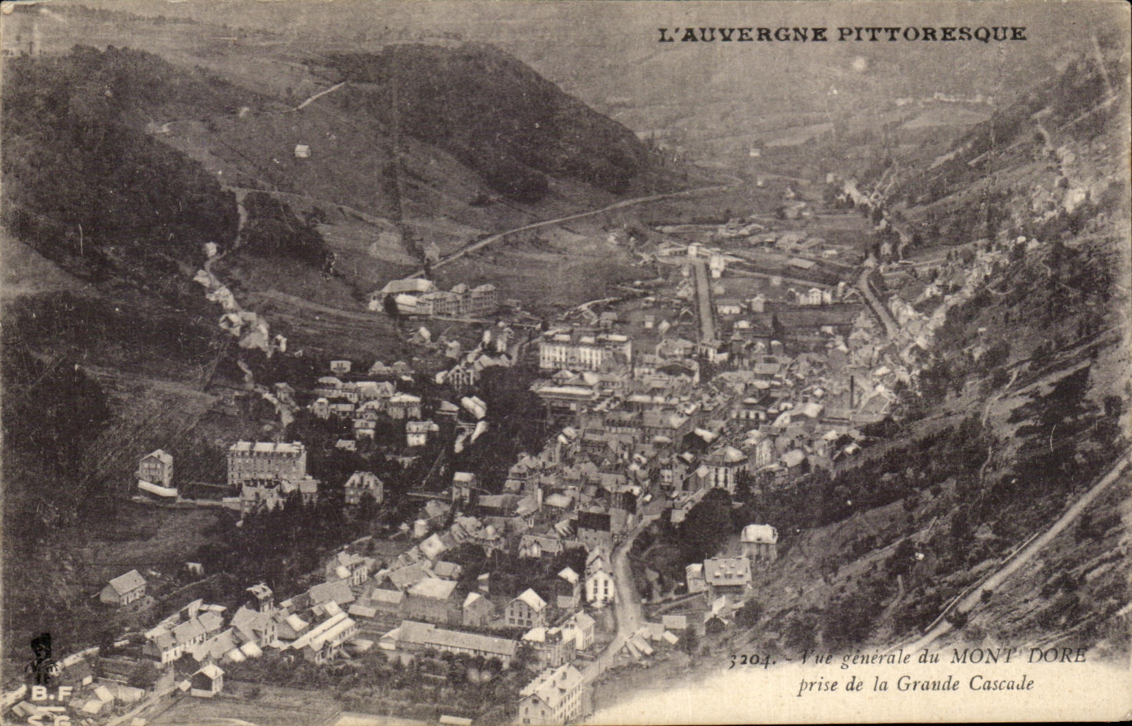 CPA Auvergne Pittoresque I' ue Generale of the Mount Gilds taken Large Cascade