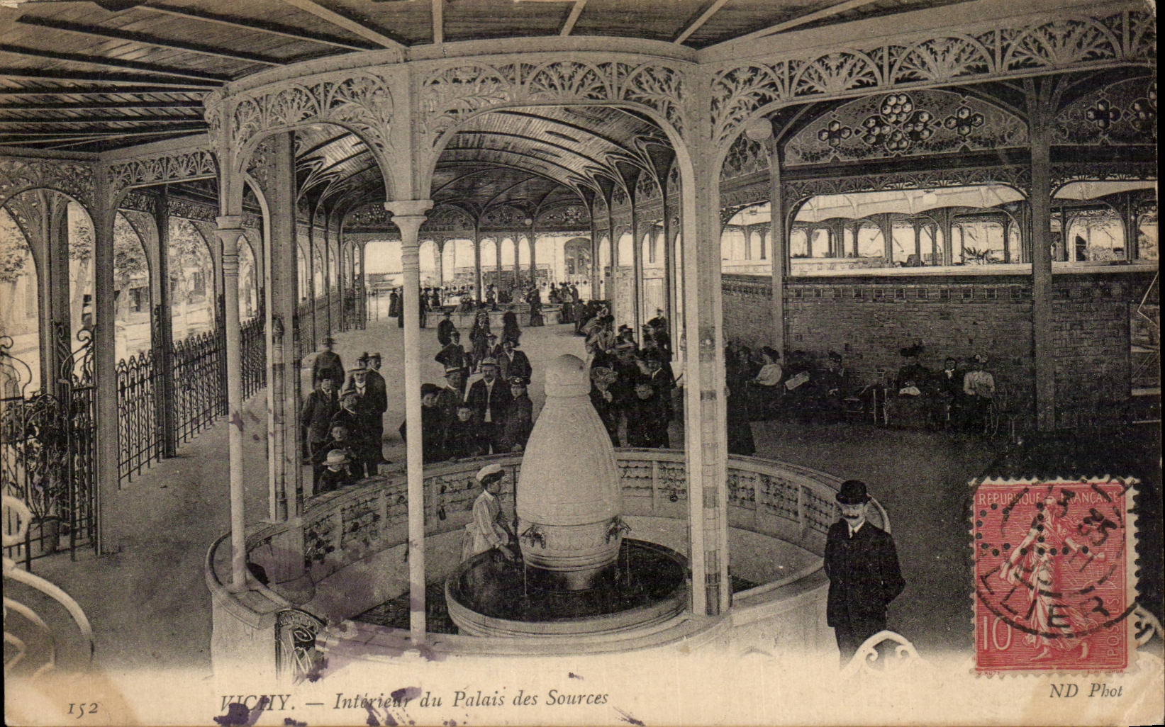 CPA Interior Vichy Of the Palate Of the Sources