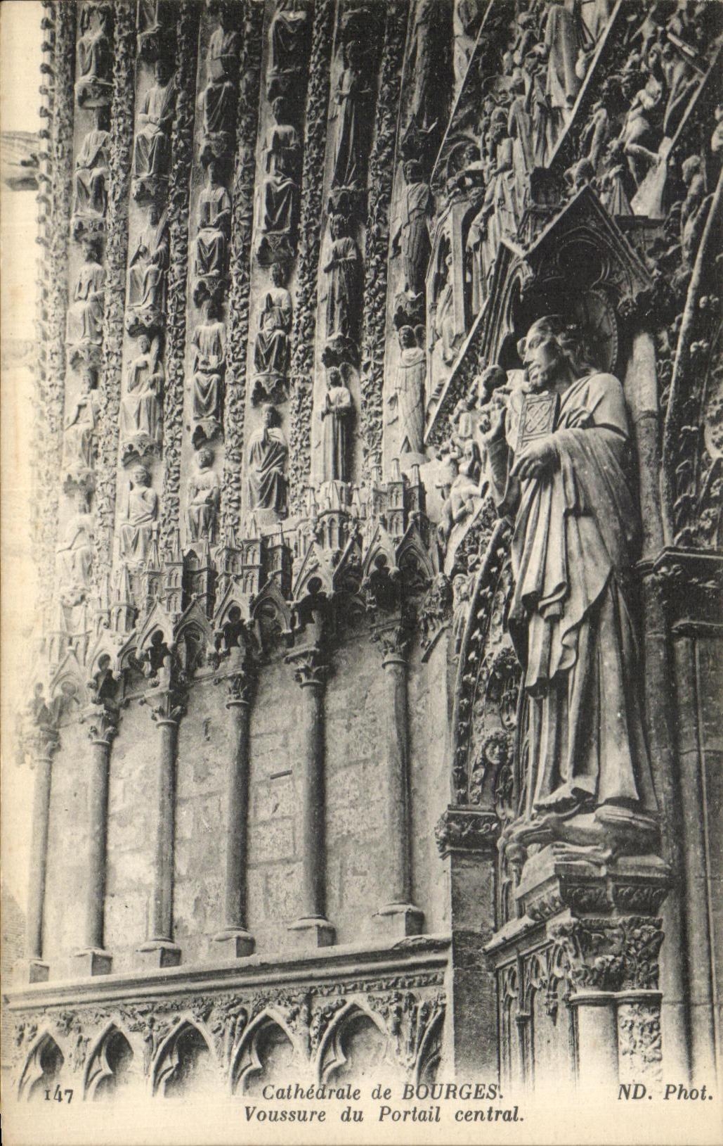 Curva de CPA Cathedrale De Bourges de la puerta central