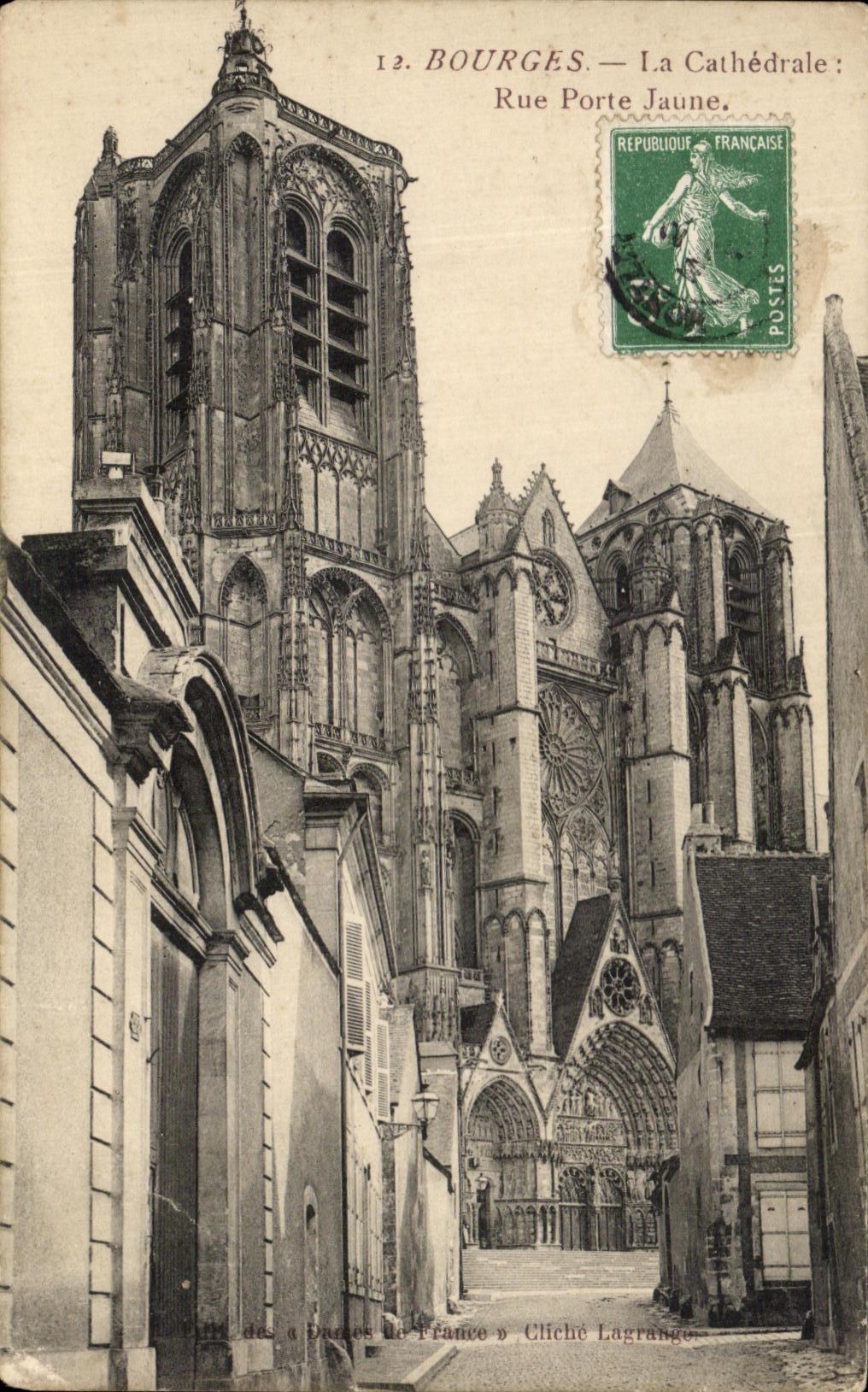 CPA Bourges la puerta de la calle del amarillo de la catedral