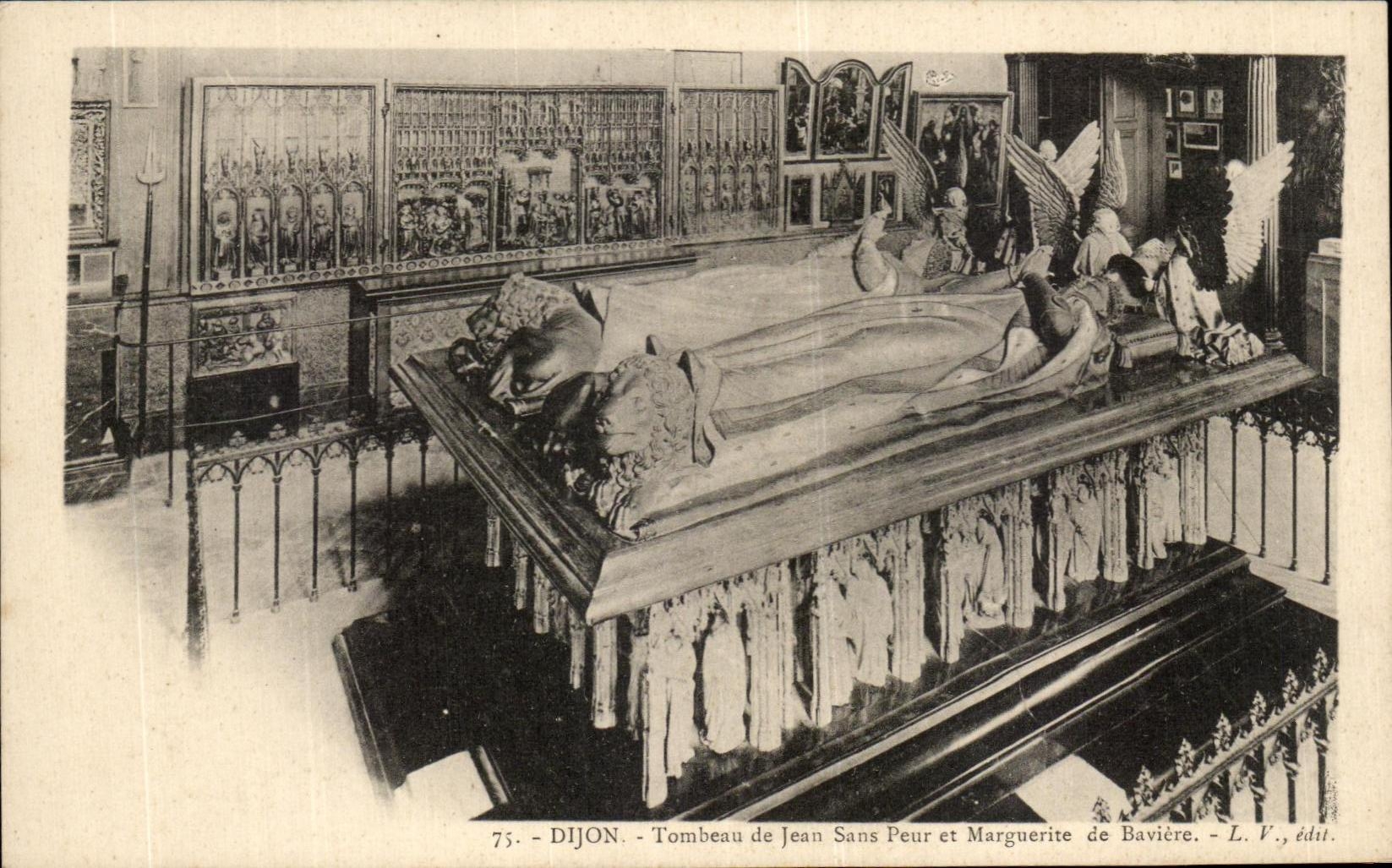 CPA Dijon Tomb of Jean Without Fear and Marguerite of Bavaria