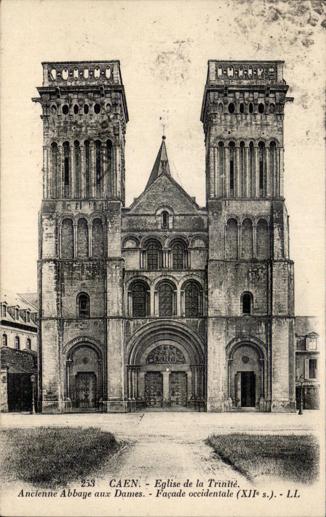 CPA Caen Church of the Trinity Old Abbey to the Ladies Western Frontage