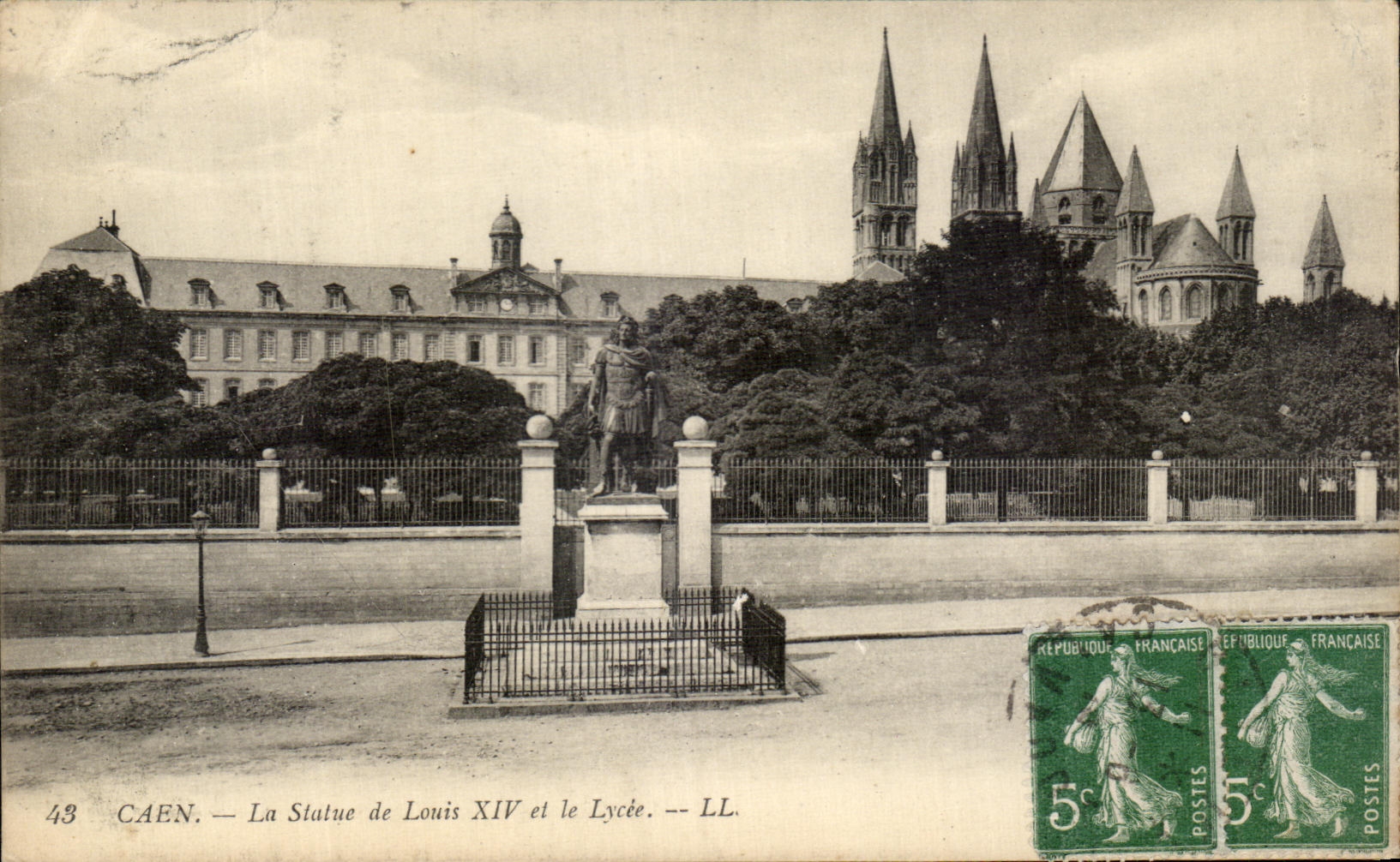 CPA Caen Statue of Louis XIV and the College