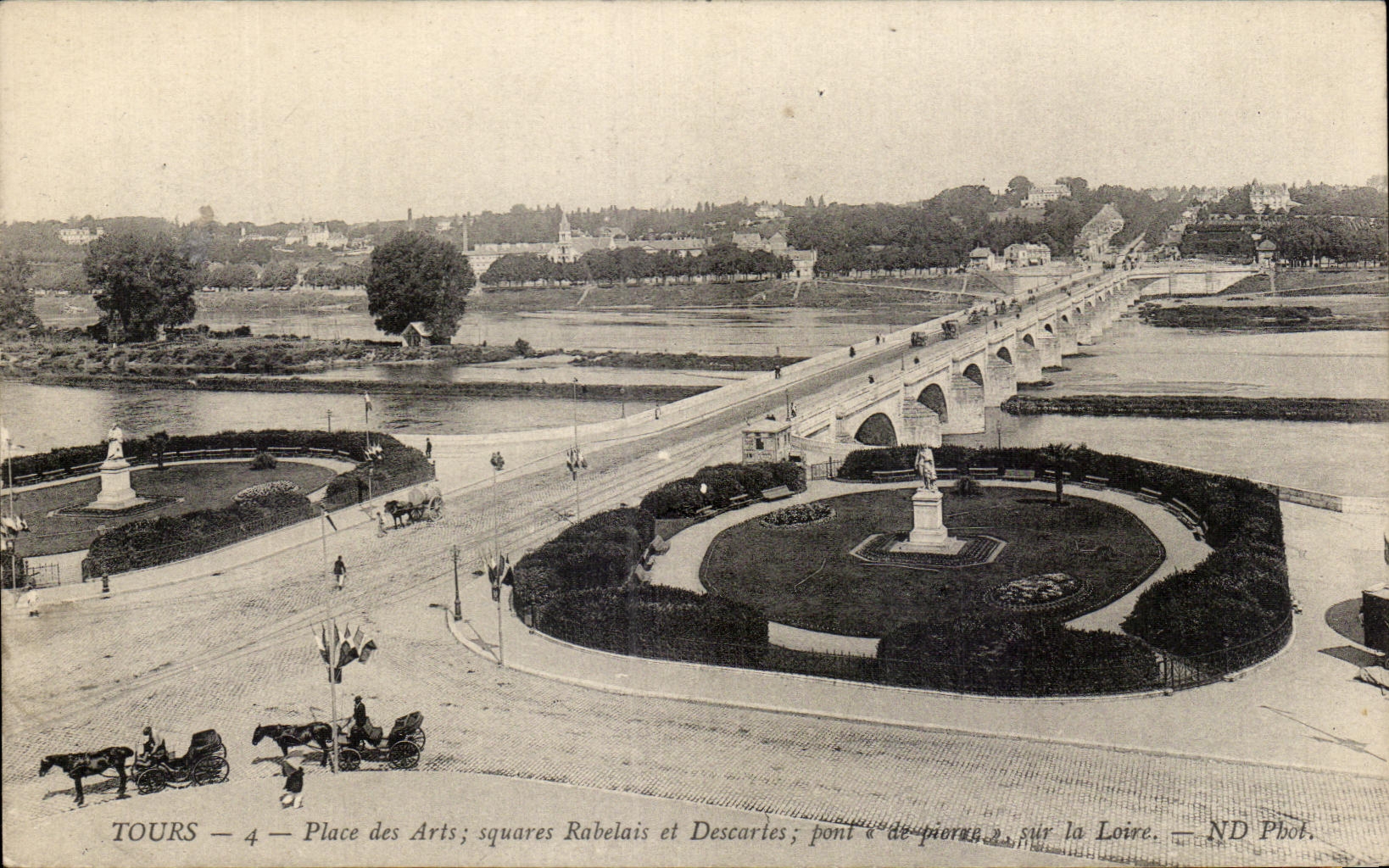 CPA Tours Place of Arts Robelais public gardens and Descartes bridge of pieran the Loire