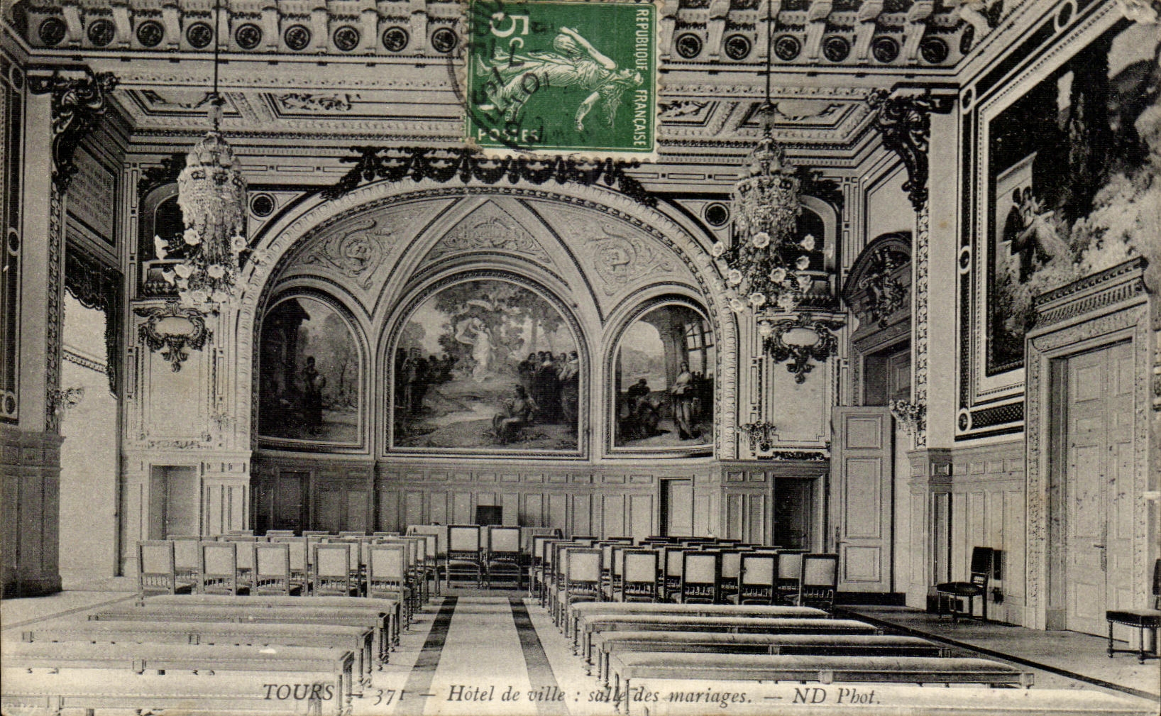 CPA Tours Town hall of the marriages