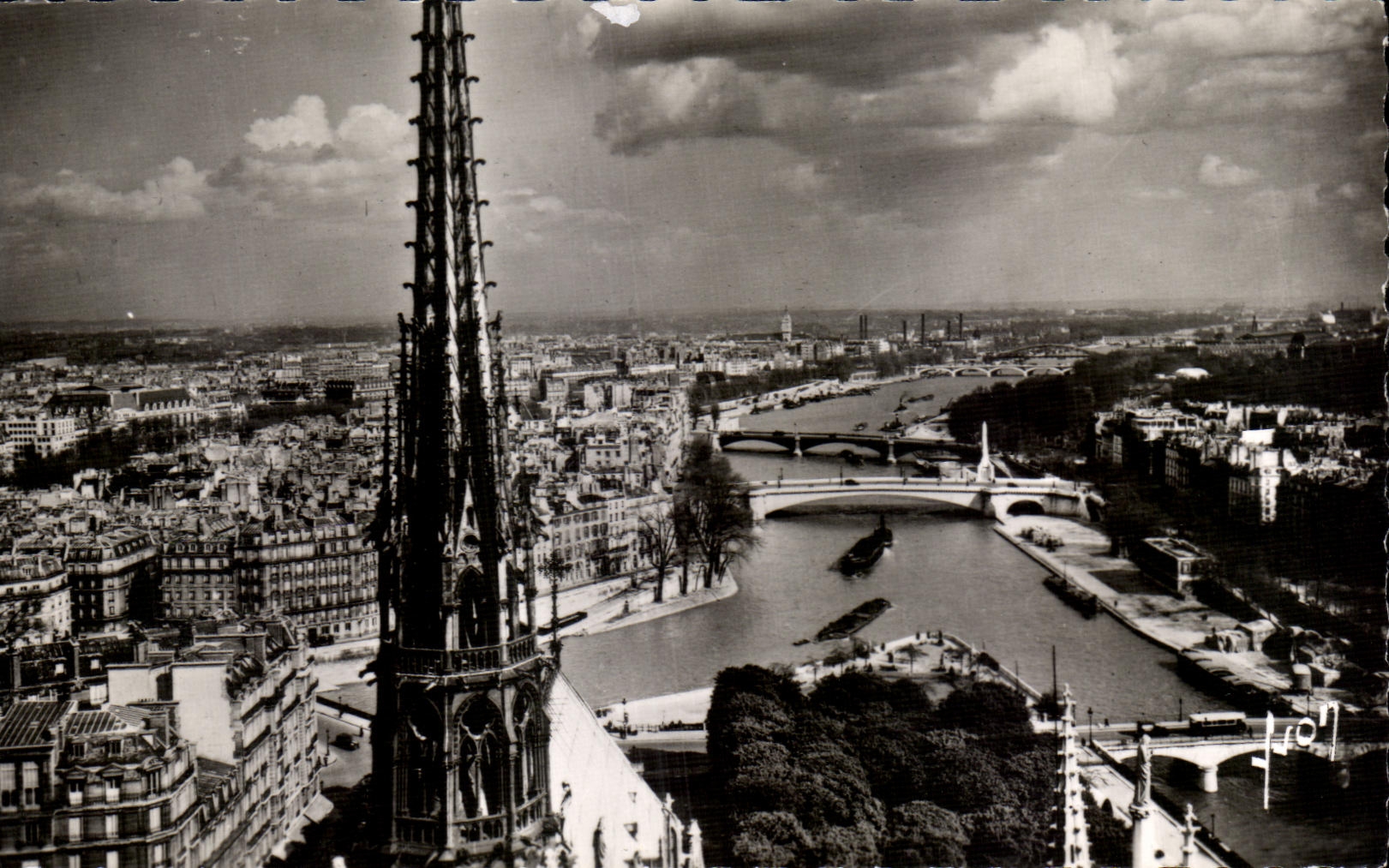 CPA Paris In Flanat Panoramic View Prise De Notre Dame