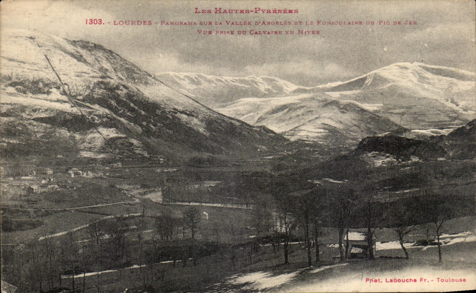 CPA Les Hautes Pyrenees Lourdes Panorama sur la vallee d'Argeles et le funiculaire du Pic de Jer Vue prise du calvaire e