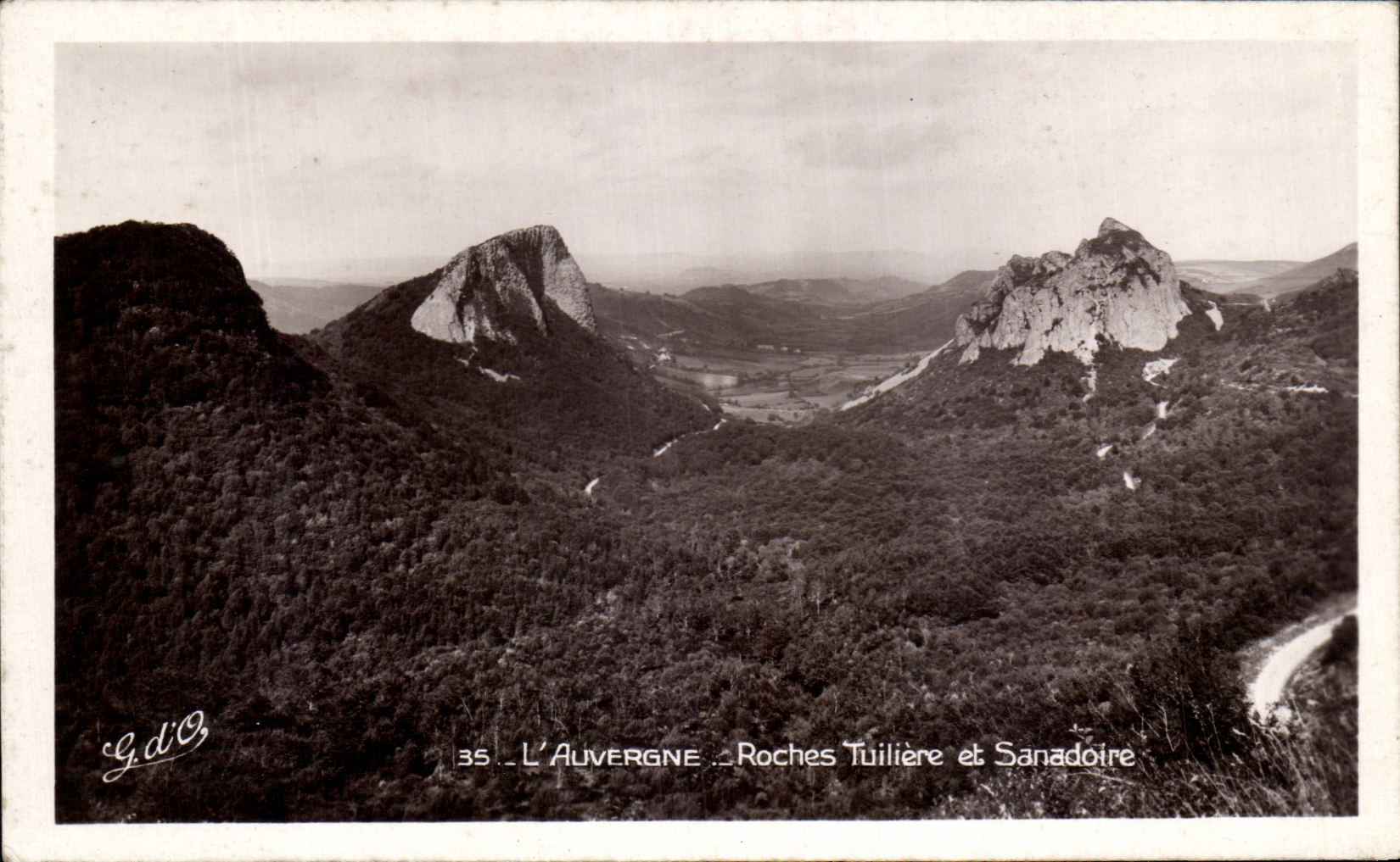CPA L'Auvergne Roches Tuiliere et Sanadoire