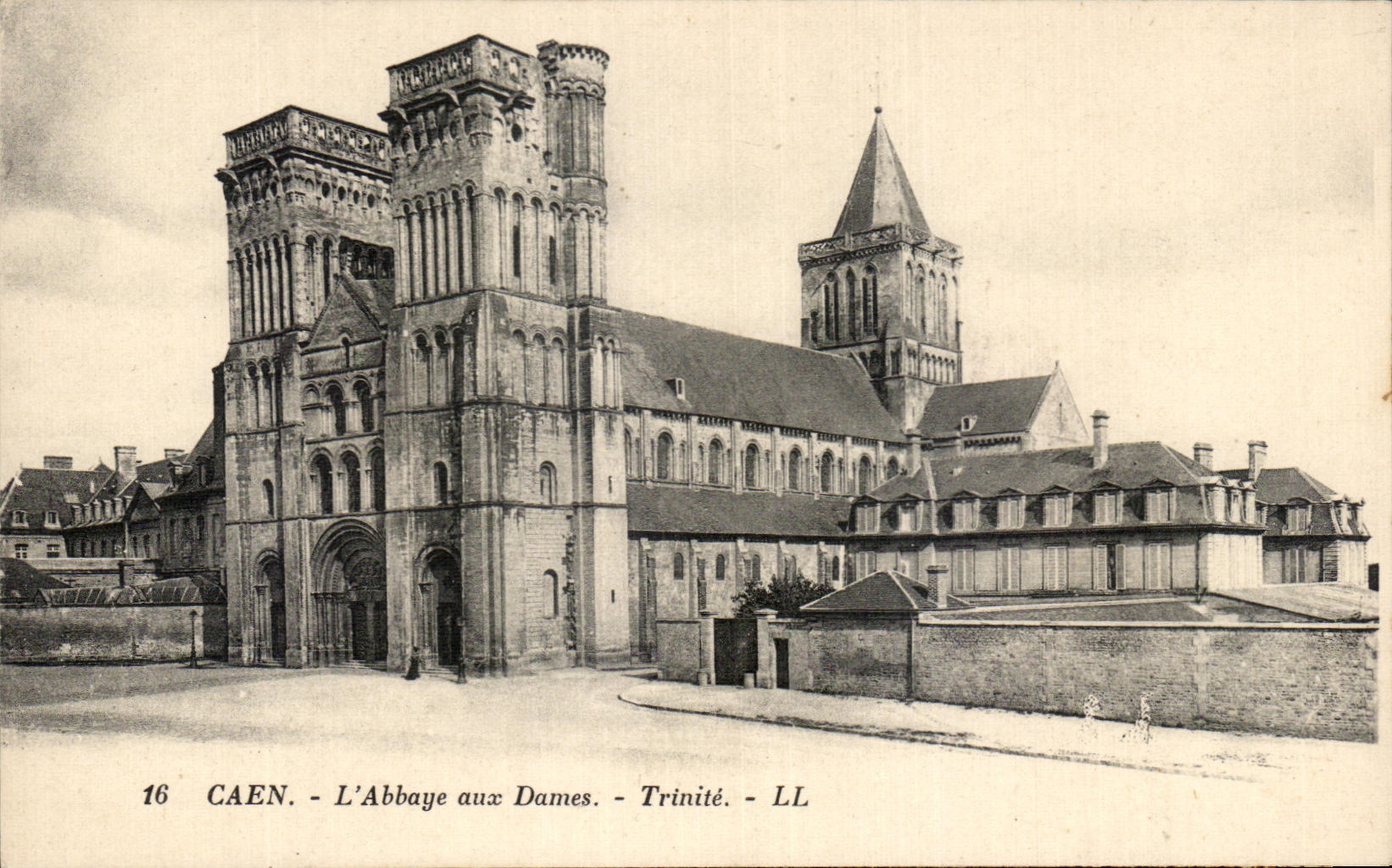 CPA Caen the Abbey with the Ladies Trinity