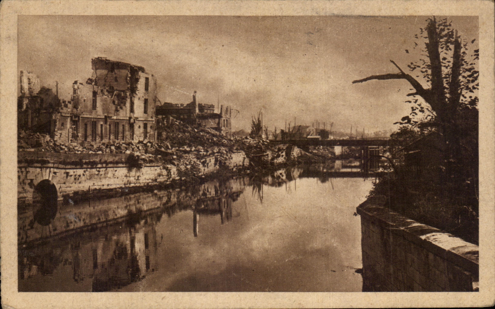 CPA Caen edges of Orne casemes Hamelin and bridge of Vaucelles Militaria