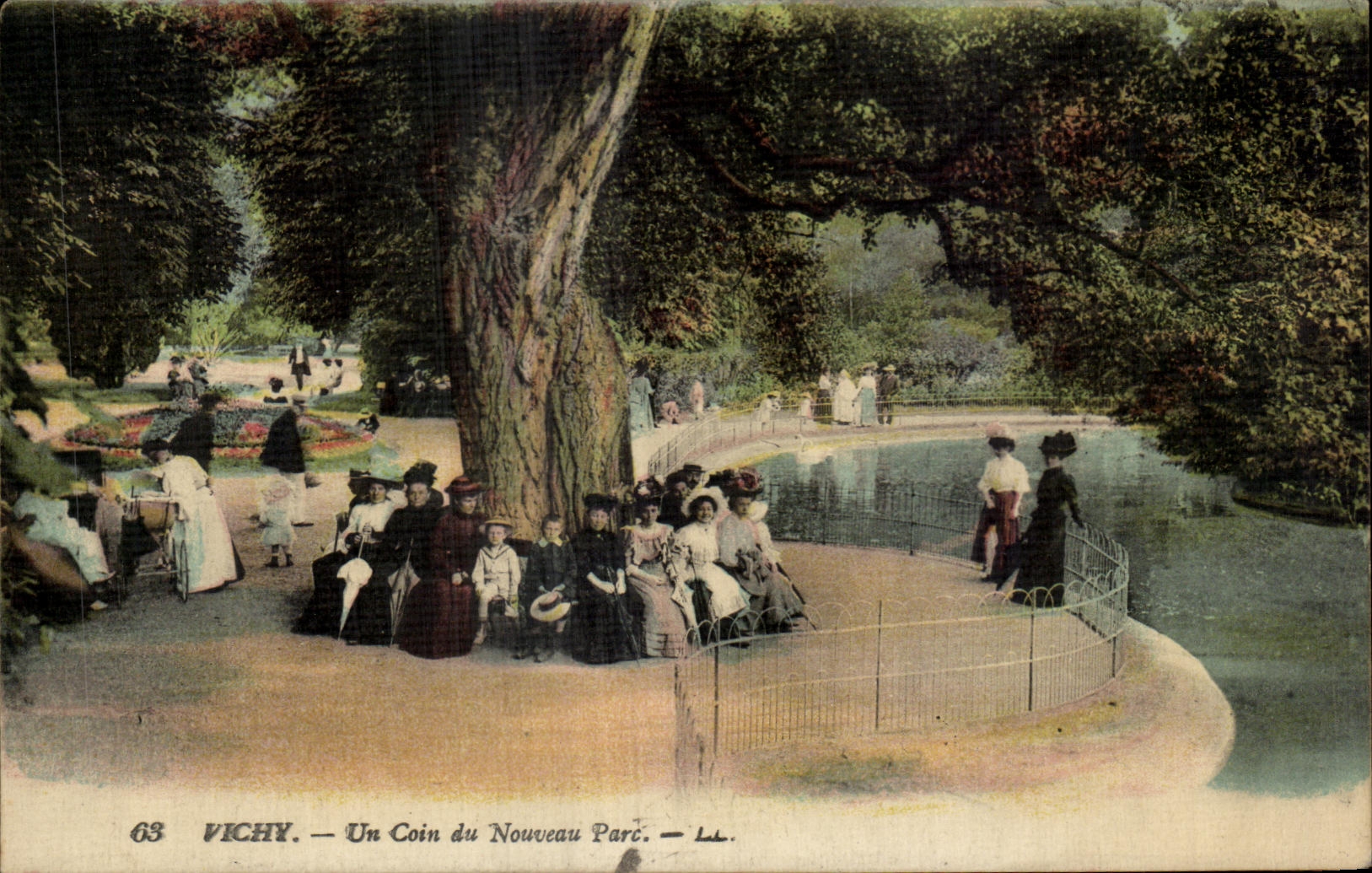 CPA Vichy a Corner of the New Park