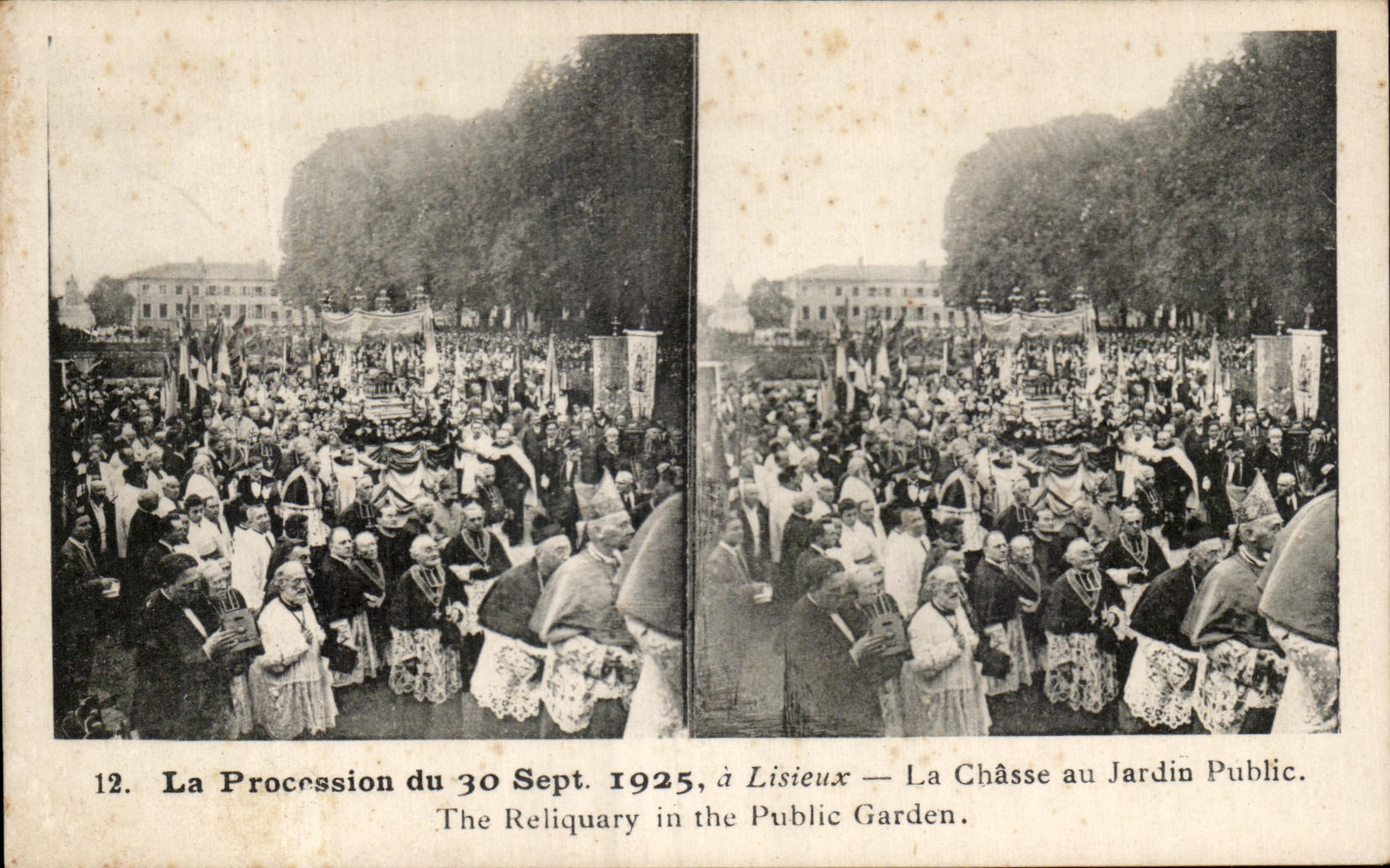 CPA the Procession Of has Lisieux Hunting For the Public garden September 1925