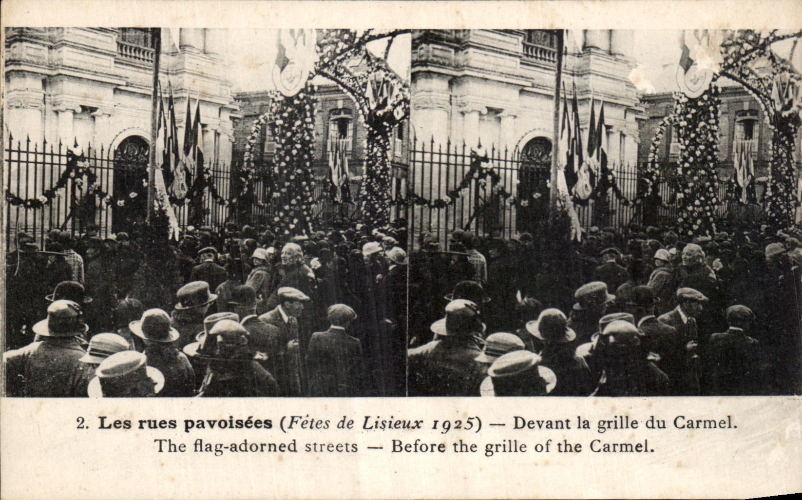CPA the streets pavoisees Lisieux In front of the grid of Carmel September 30th 1925