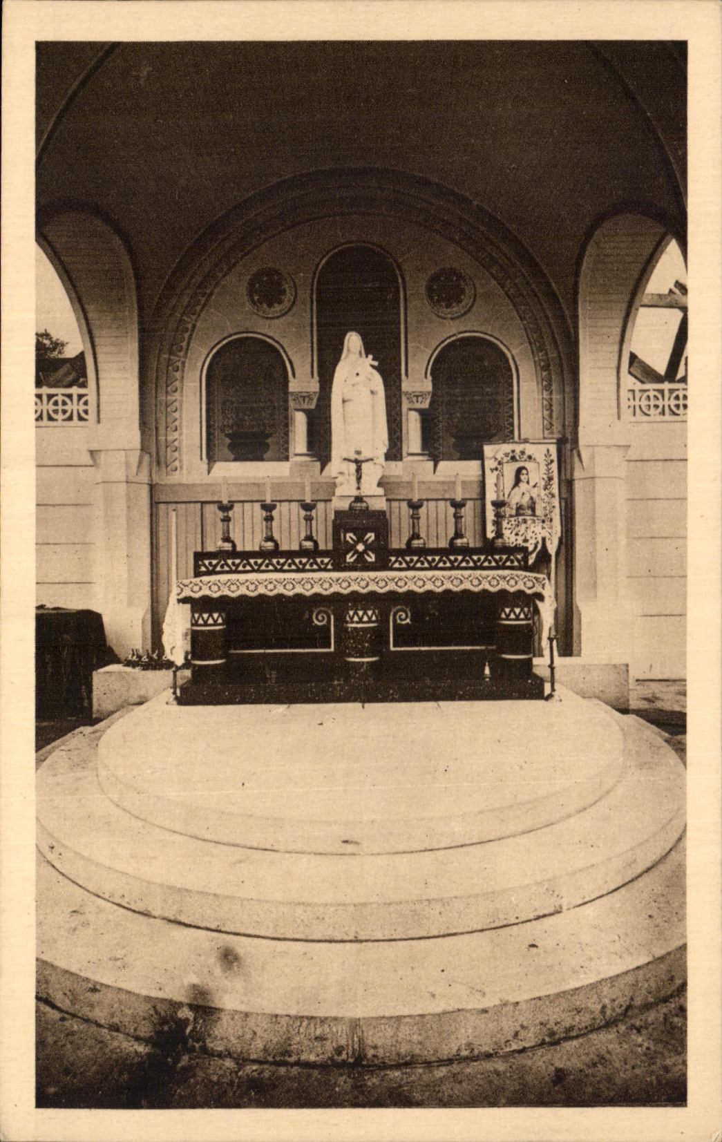 CPA the Basilica of Lisieux the Furnace bridge in the open air