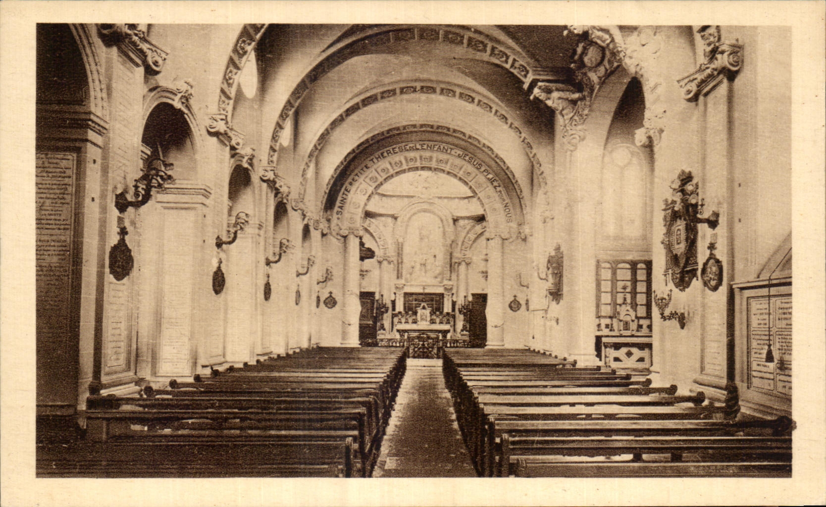 CPA La Chapelle of the Carmelite nuns of Lisieux