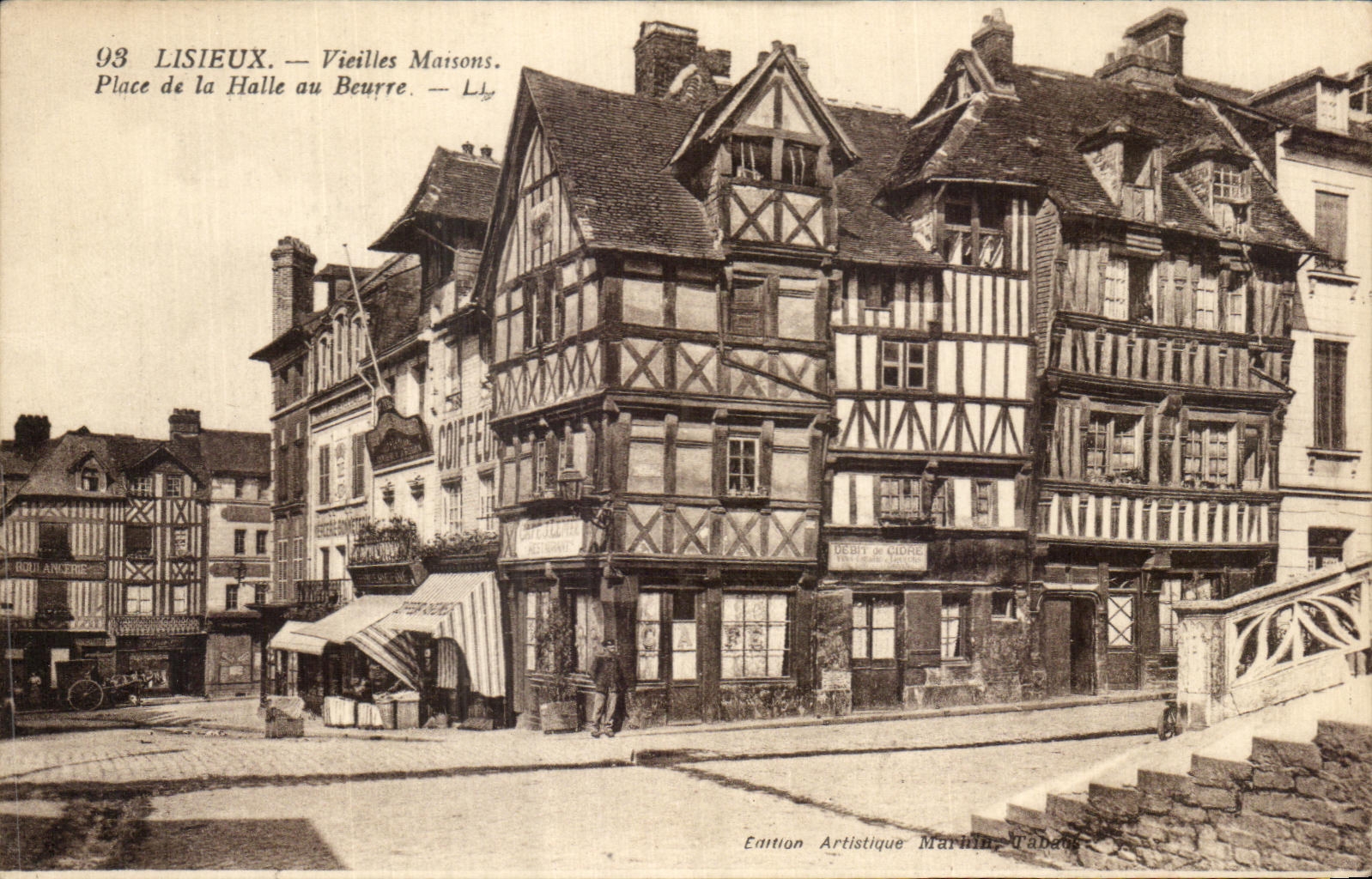 CPA Lisieux Vieilles Houses Places Market at Butter