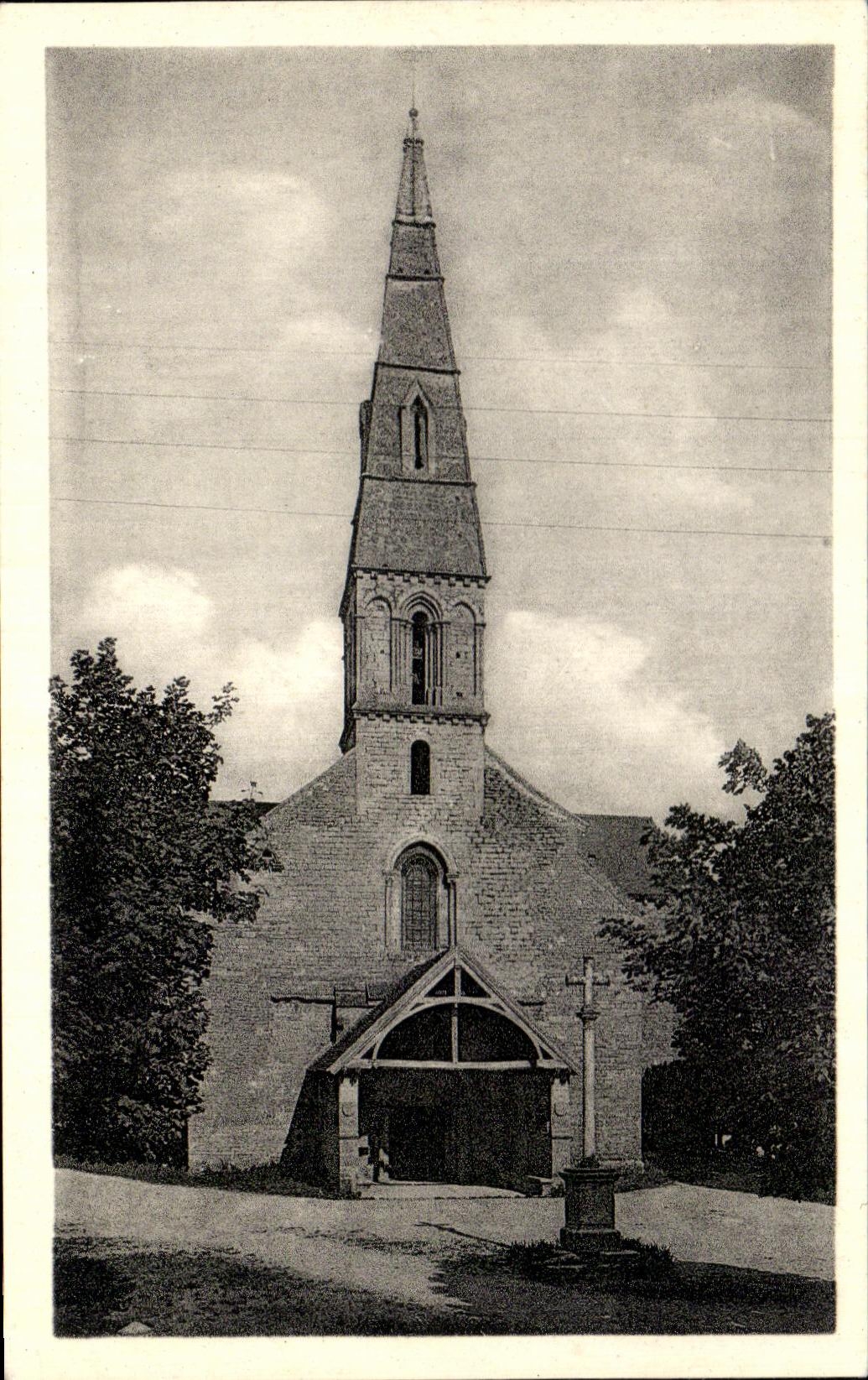 CPA Beaune L'Eglise Saint Nicolas
