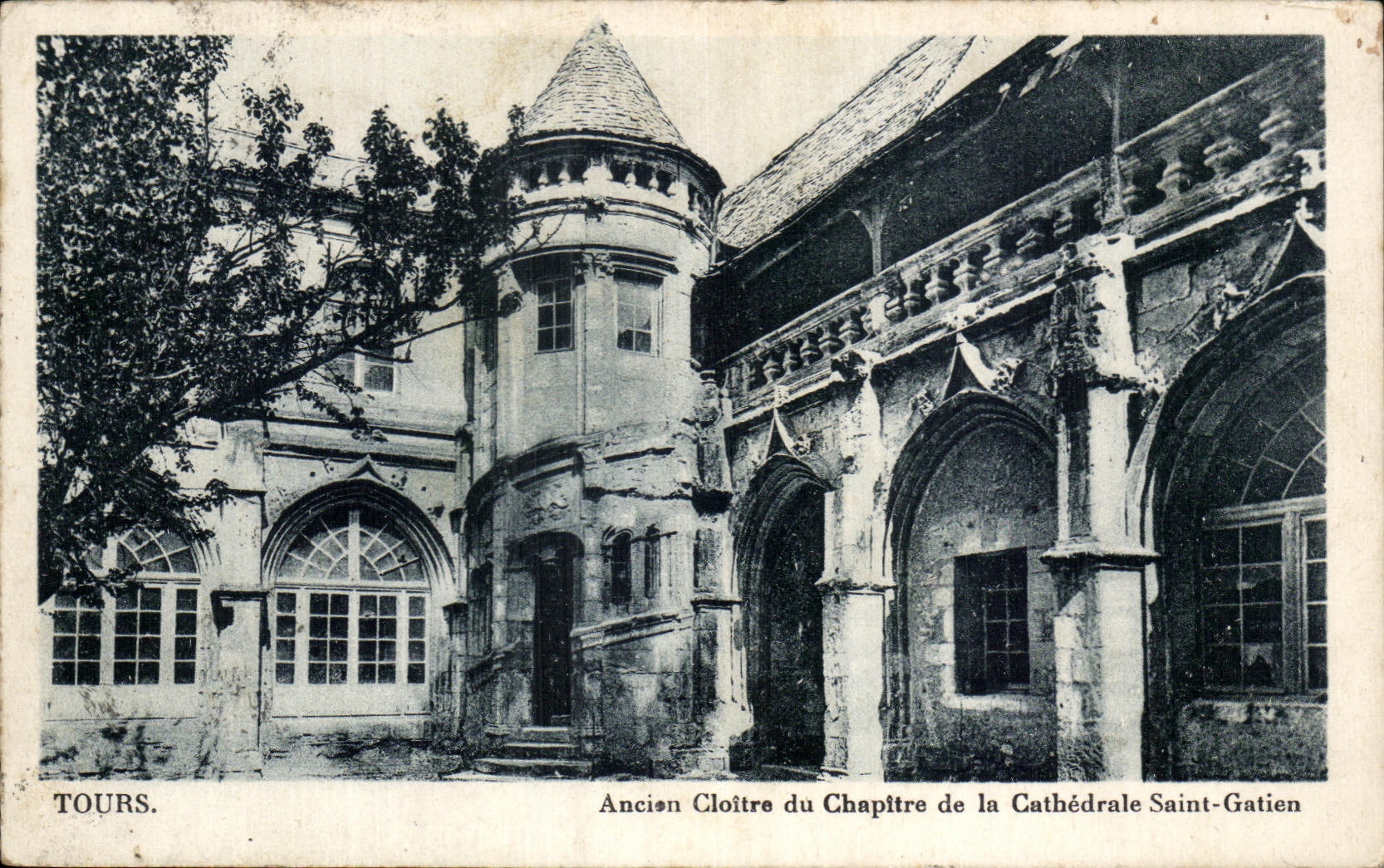 CPA Tours Ancion Cloitre Du chapitre De La Cathedrale Saint Gatien