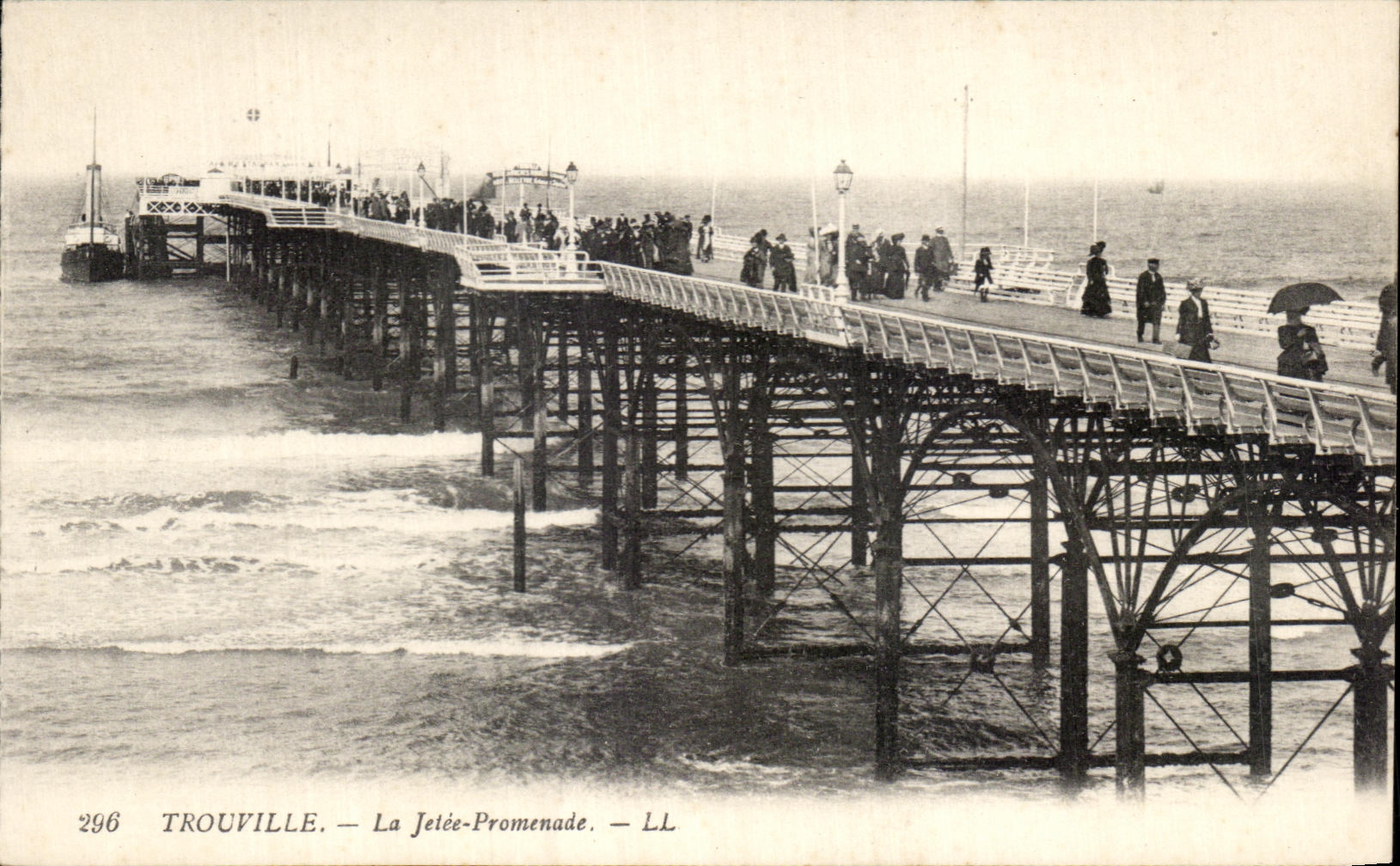 CPA Trouville the Pier Walk