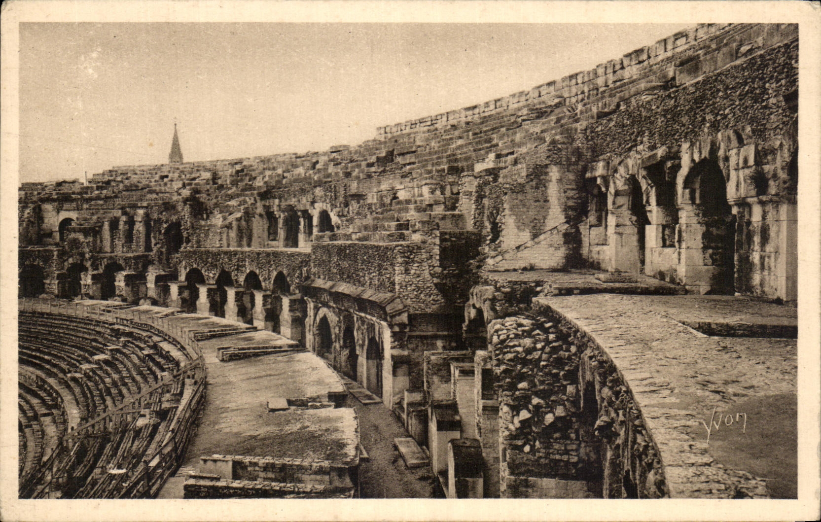 CPA Nimes L'Lnterieur Des Arenes