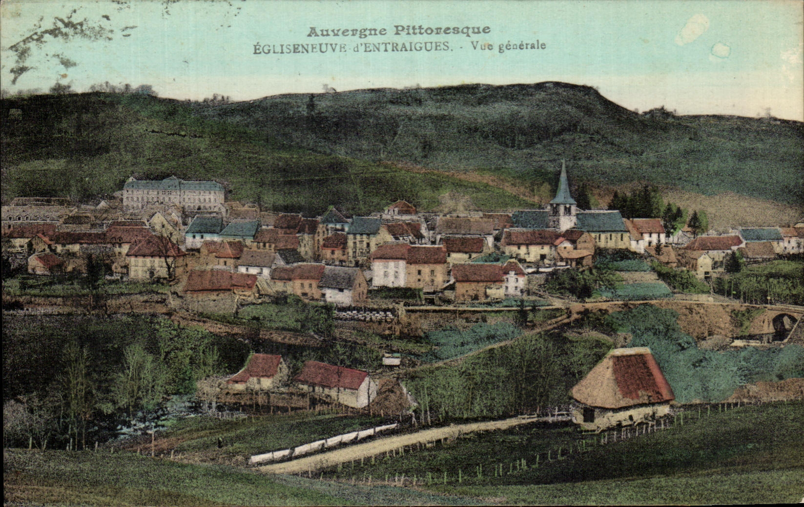 Picturesque CPA Auvergne Egliseneuve d' Entraigues View