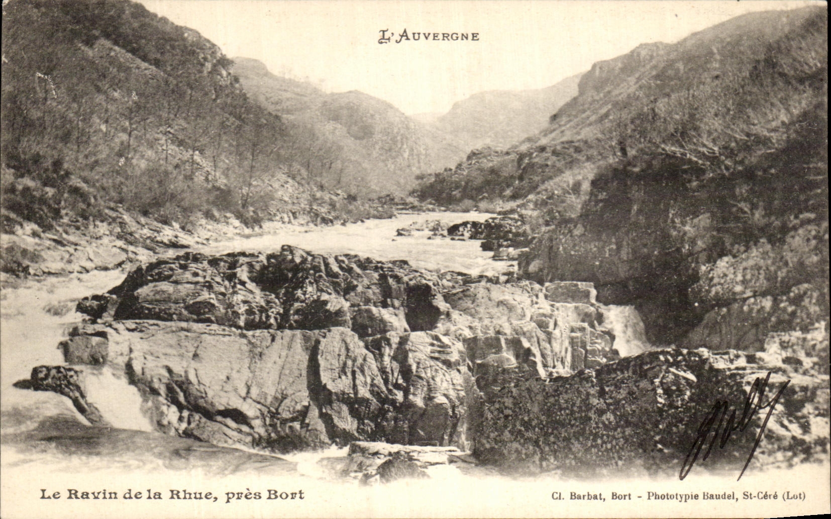 CPA Auvergne the Ravine of Rhue close Bort