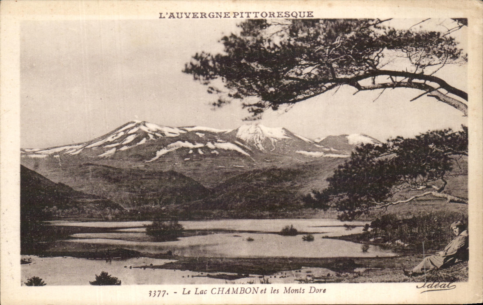 CPA the Lake Chambon and the Mounts Gilds
