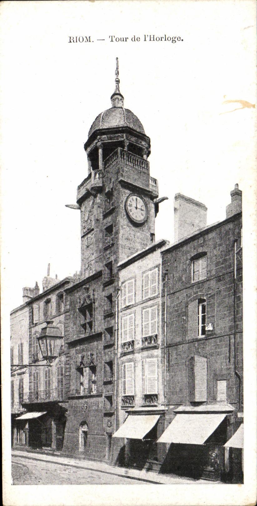 CPA Riom Tour de l'Horloge