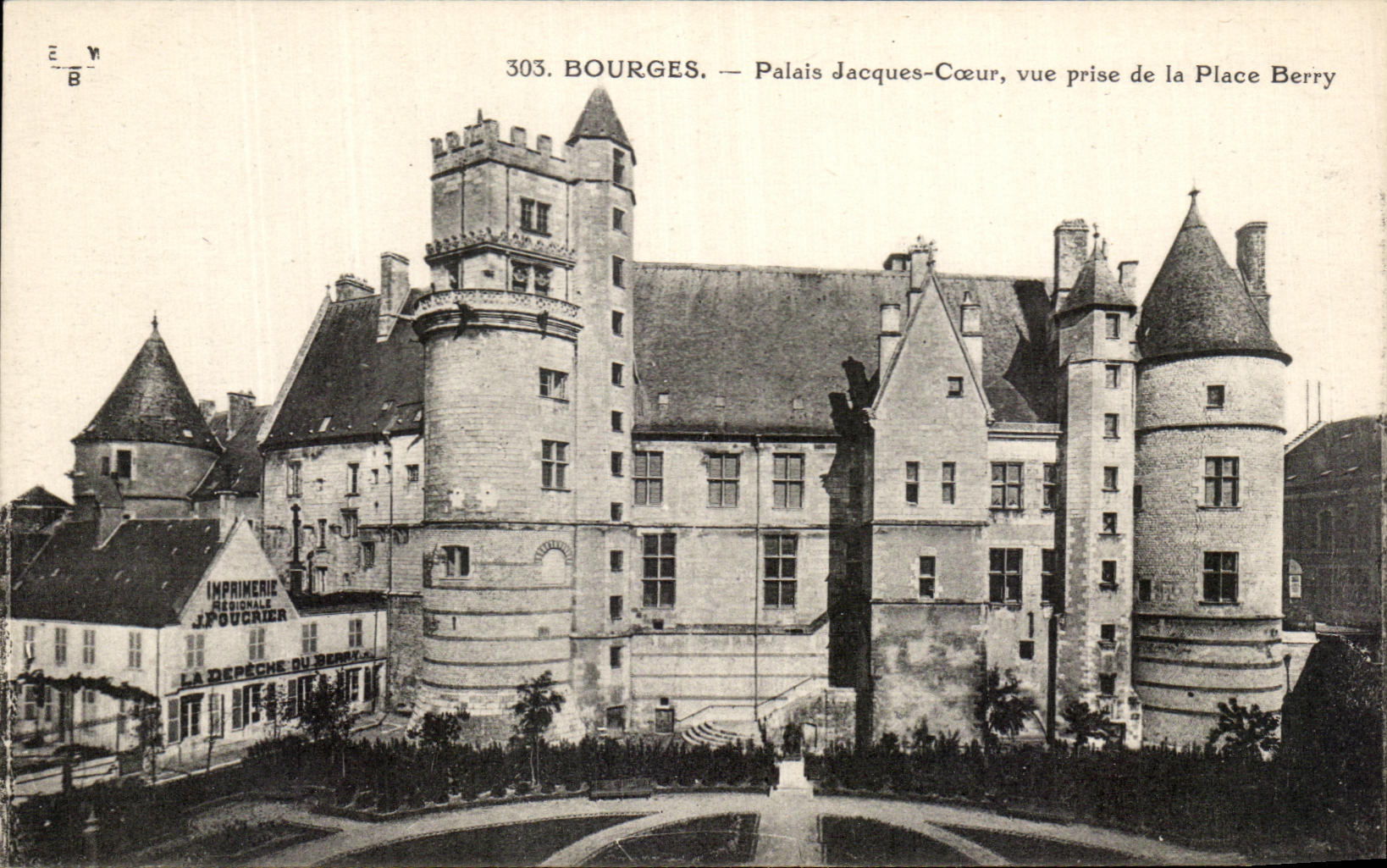Corazon de Jacques del paladar de CPA Bourges visto del lugar de la baya
