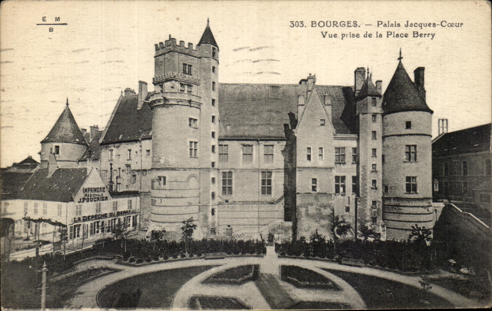 Corazon de Jacques del paladar de CPA Bourges visto del lugar de la baya