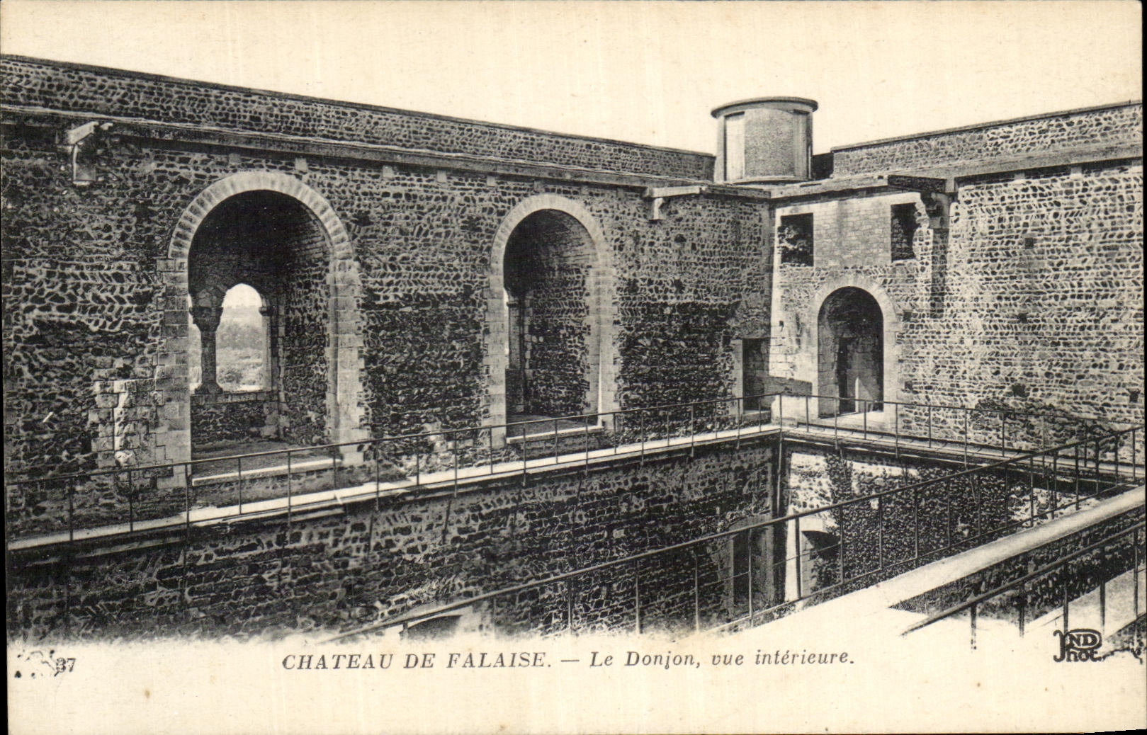 Acantilado de CPA Chateau De el interior visto subsistencia