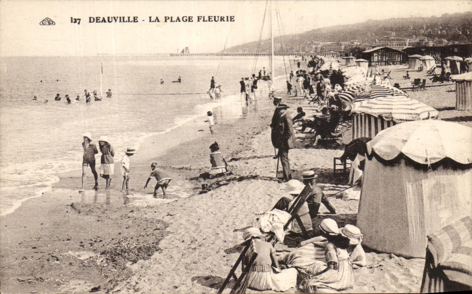 CPA Deauville the Flowered Beach
