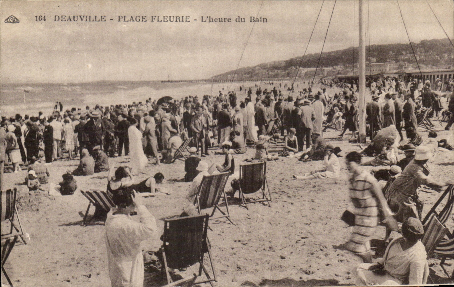 CPA Deauville Flowered Beach the hour of the Bath