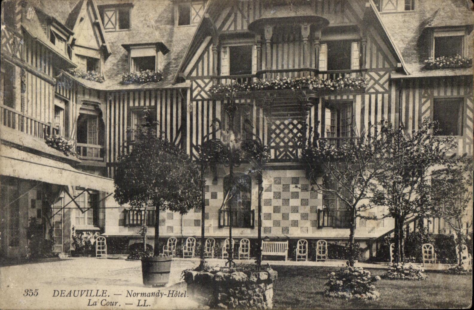 CPA Deauville Normandy Hotel La Cour