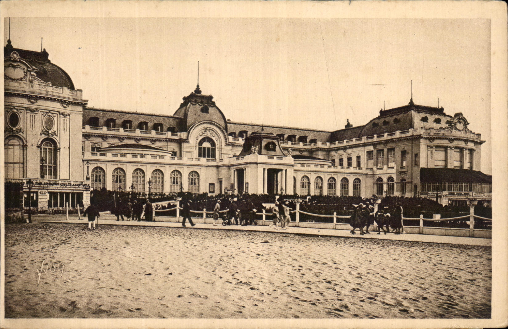 CPA la Douce France Deauville Le Casino