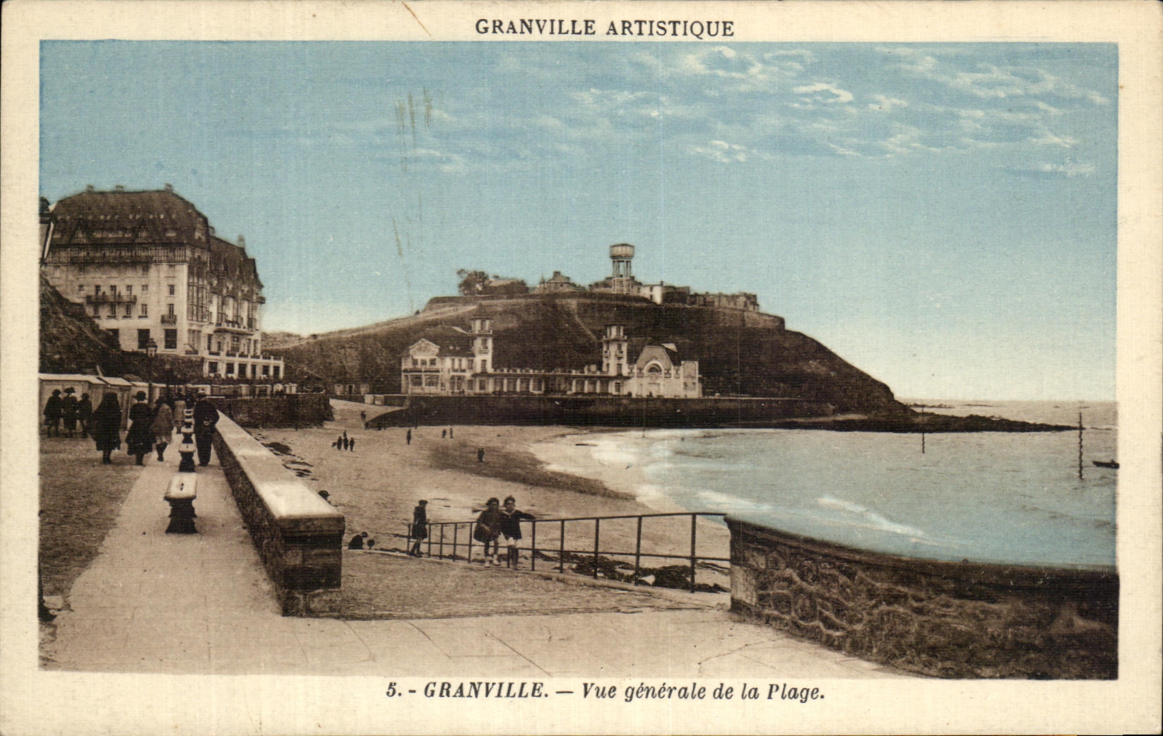 CPA Granville Artistique Vue generale de la Plage