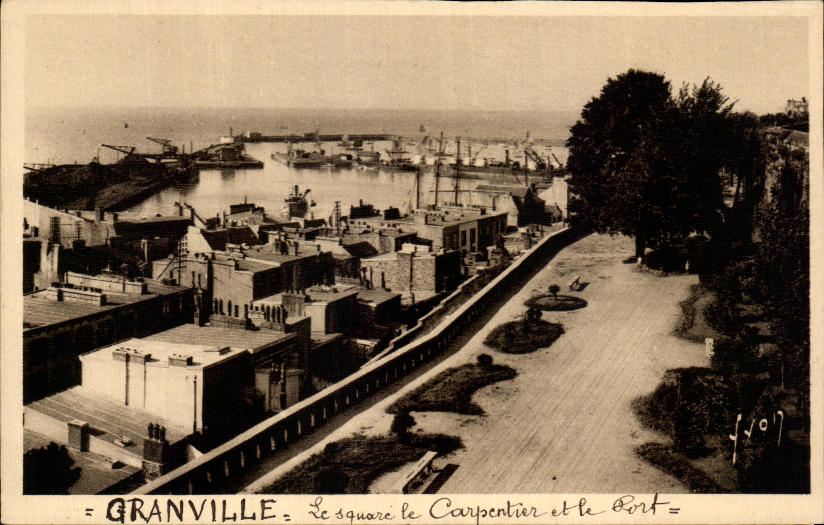CPA Granville Le Square le Carpentier et le Port